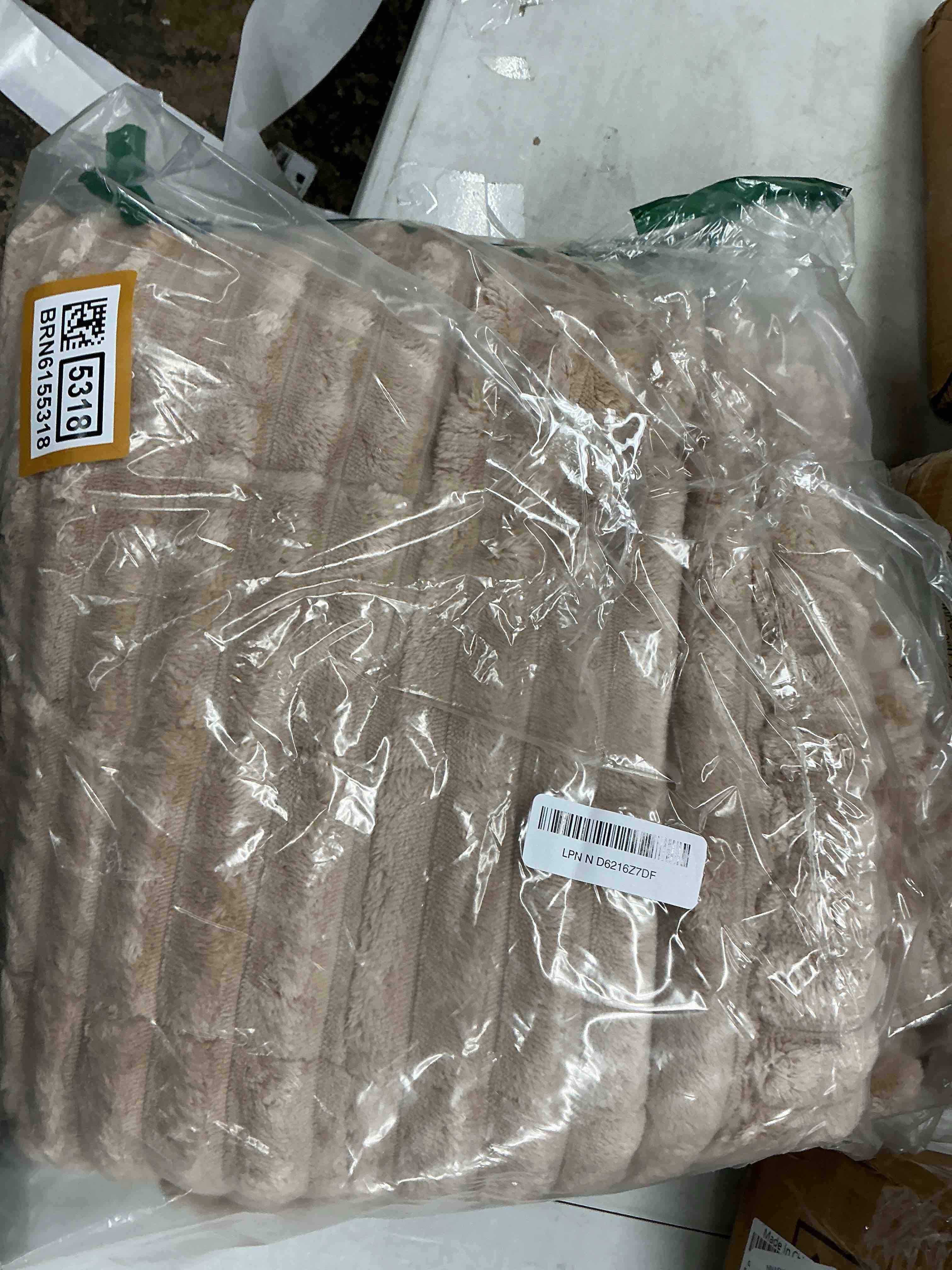 https://s3.amazonaws.com/lotting-images-prod/EmanualPiazza/BRN6155318_1780520333123.jpeg