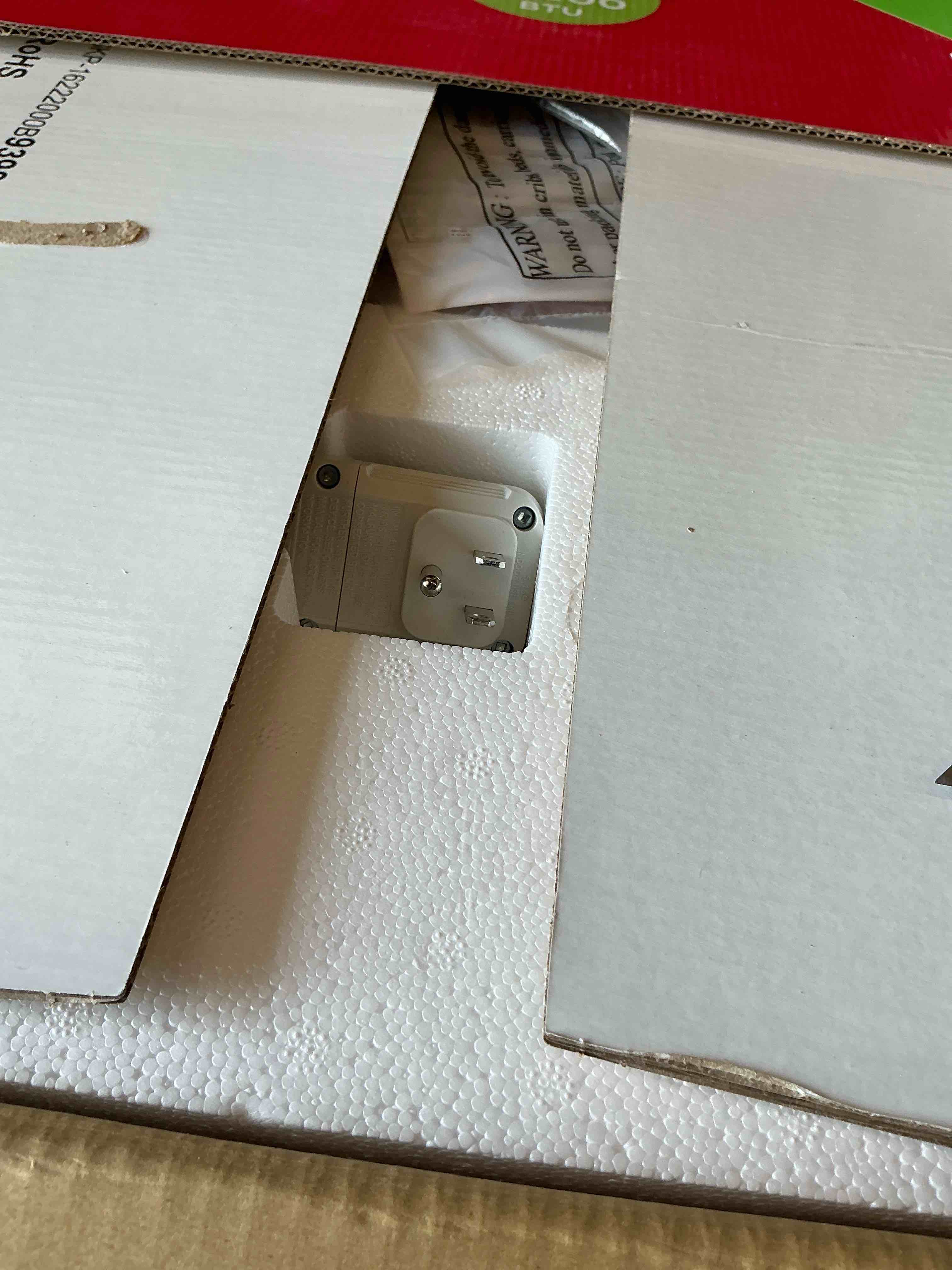 Condition photo showing New/Like New for frigidaire 14300 btu window air conditioner  white