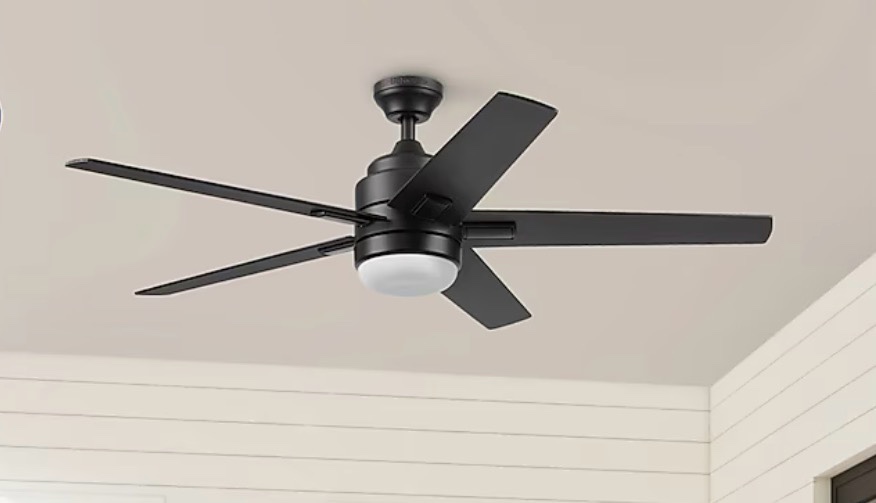 harbor breeze flanagan iii 52-in matte black with black/driftwood blades adjustable white led