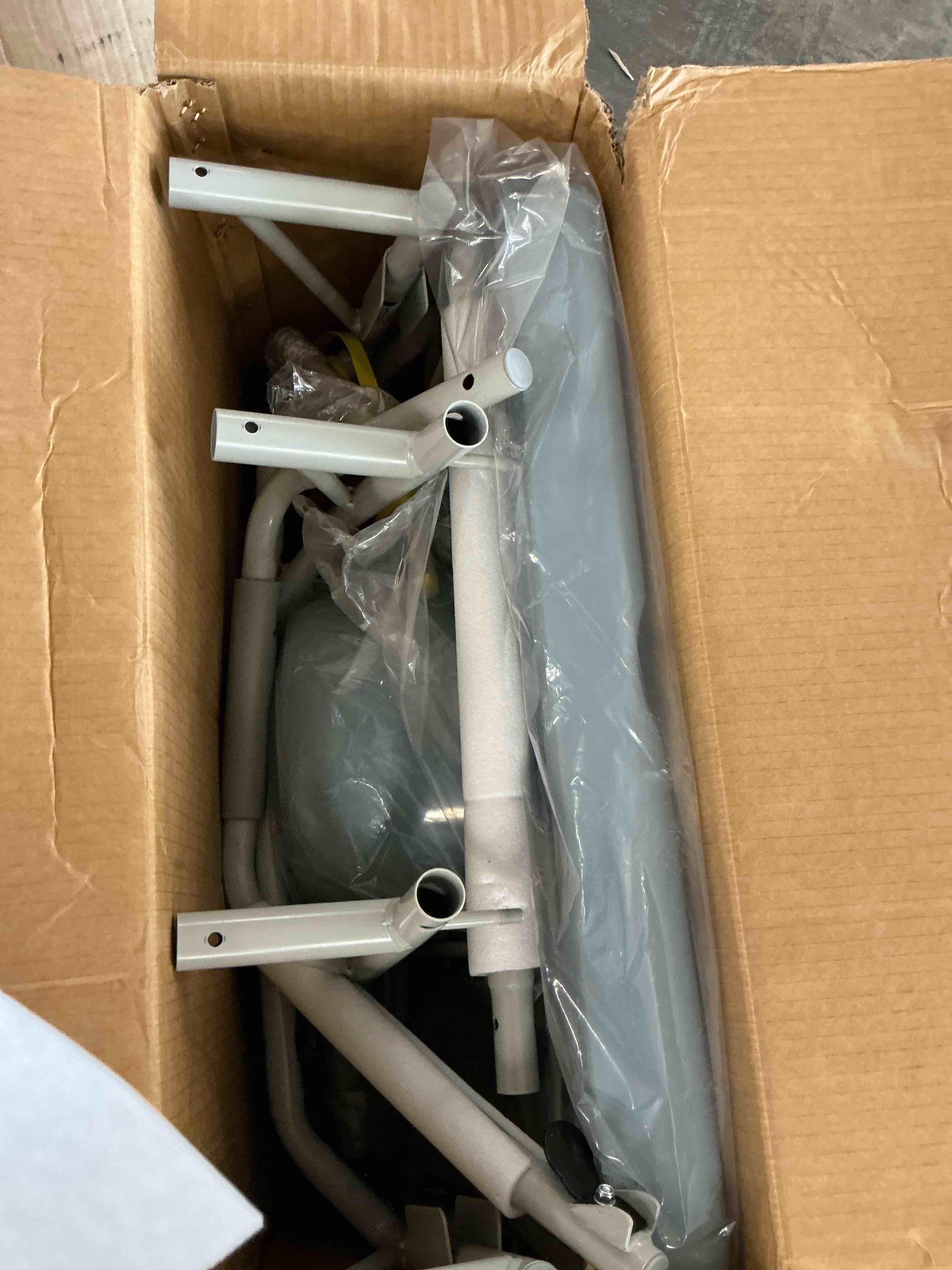 Condition photo showing Good Condition for hd drop-arm commode (kd)