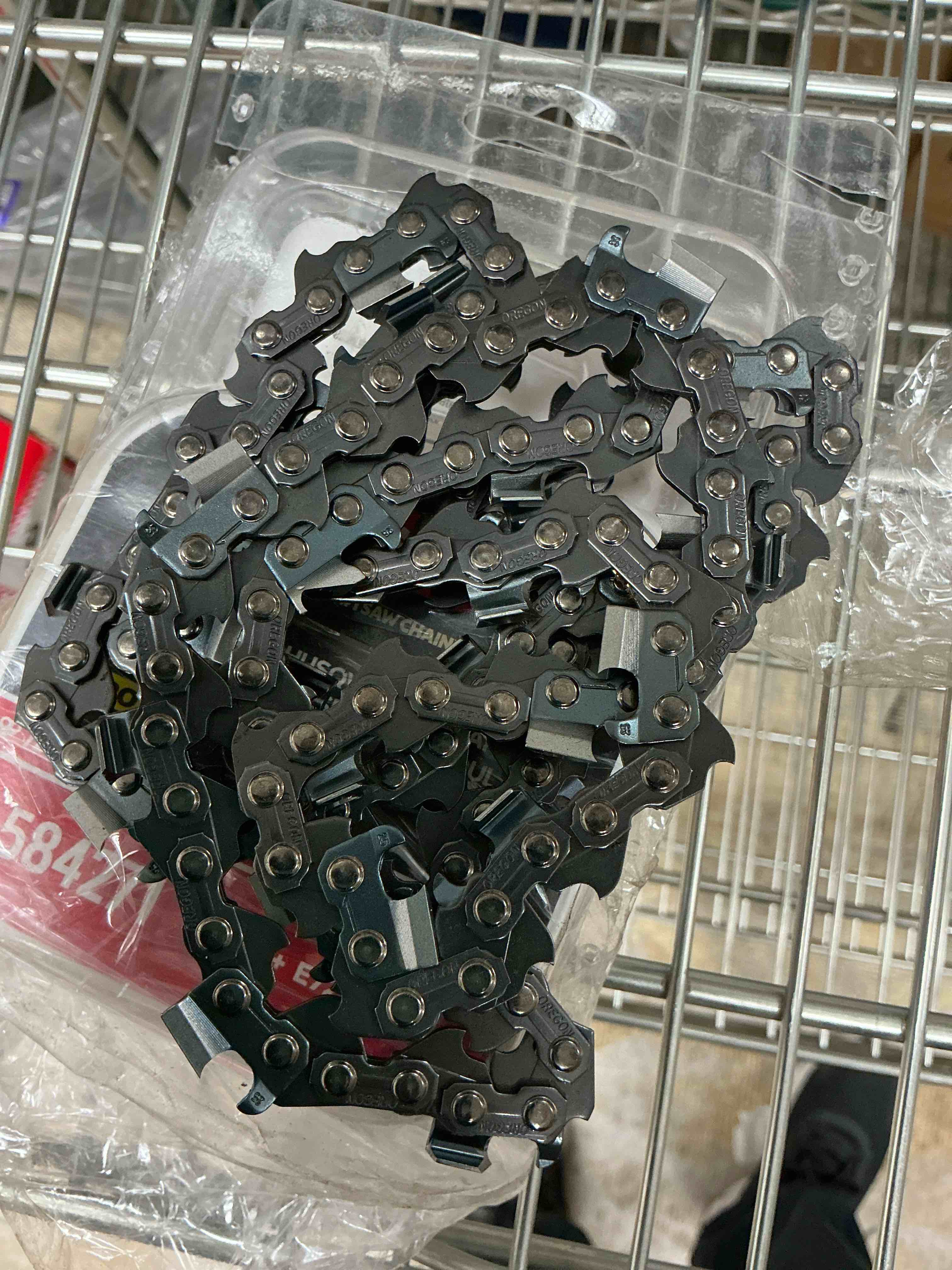 Condition photo showing Good Condition for oregon world’s saw chain 20-in 