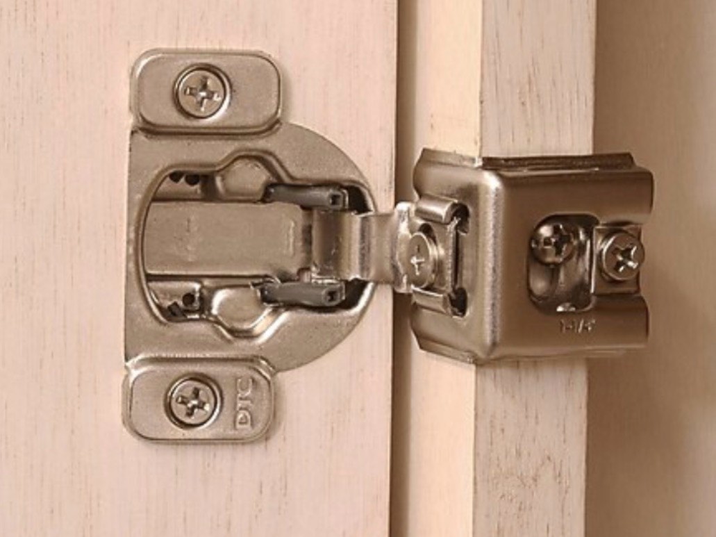 Condition photo showing Good Condition for reliabilt 105-degree 1-1/4-in overlay concealed self-closing nickel plated cabinet hinge, 1 pair(s)