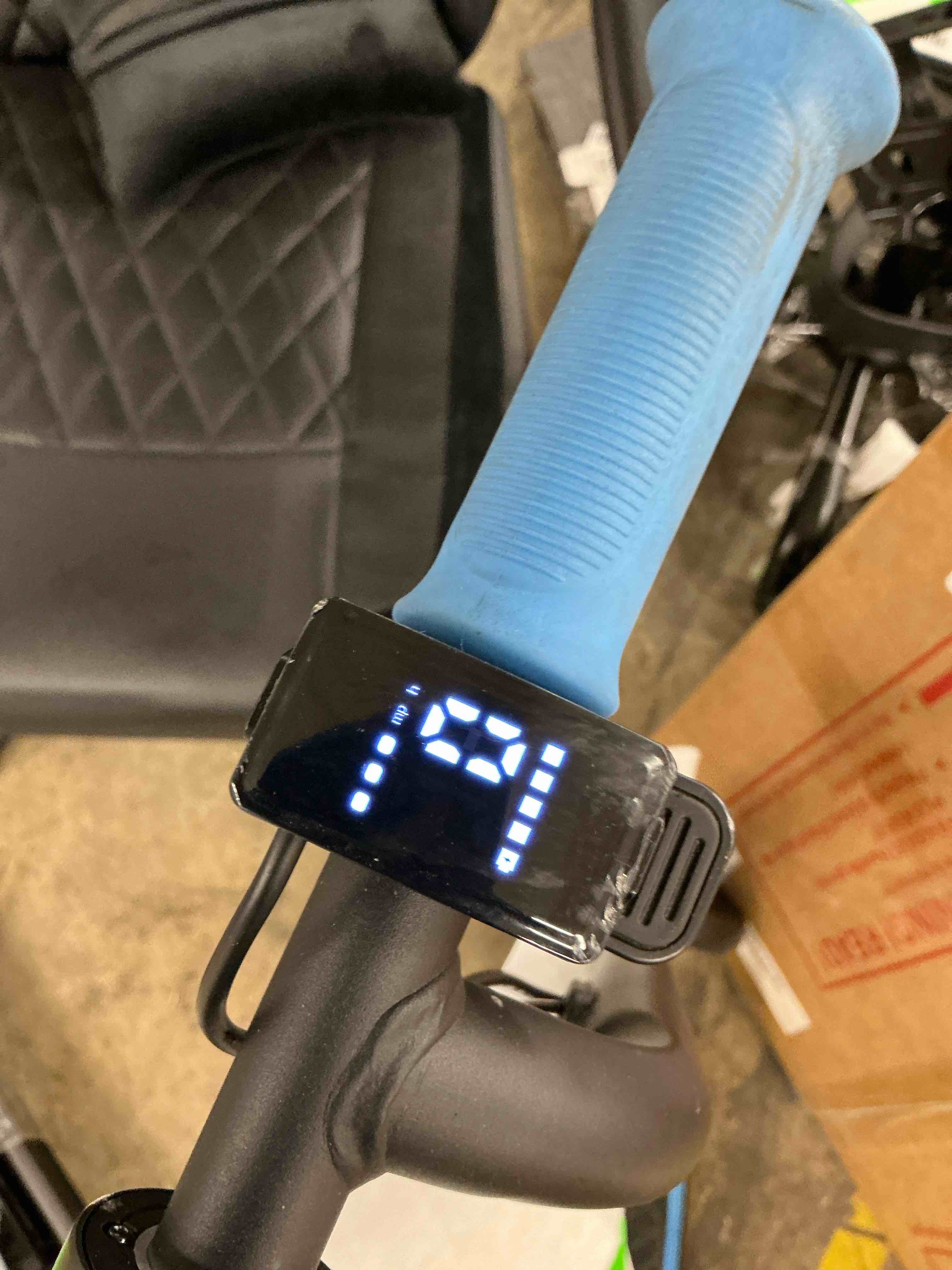 Condition photo showing Good Condition for hovermax kids electric scooter - ages 6-12, 10mph, 9.3mi range w/ 7-color lights & 7" tires