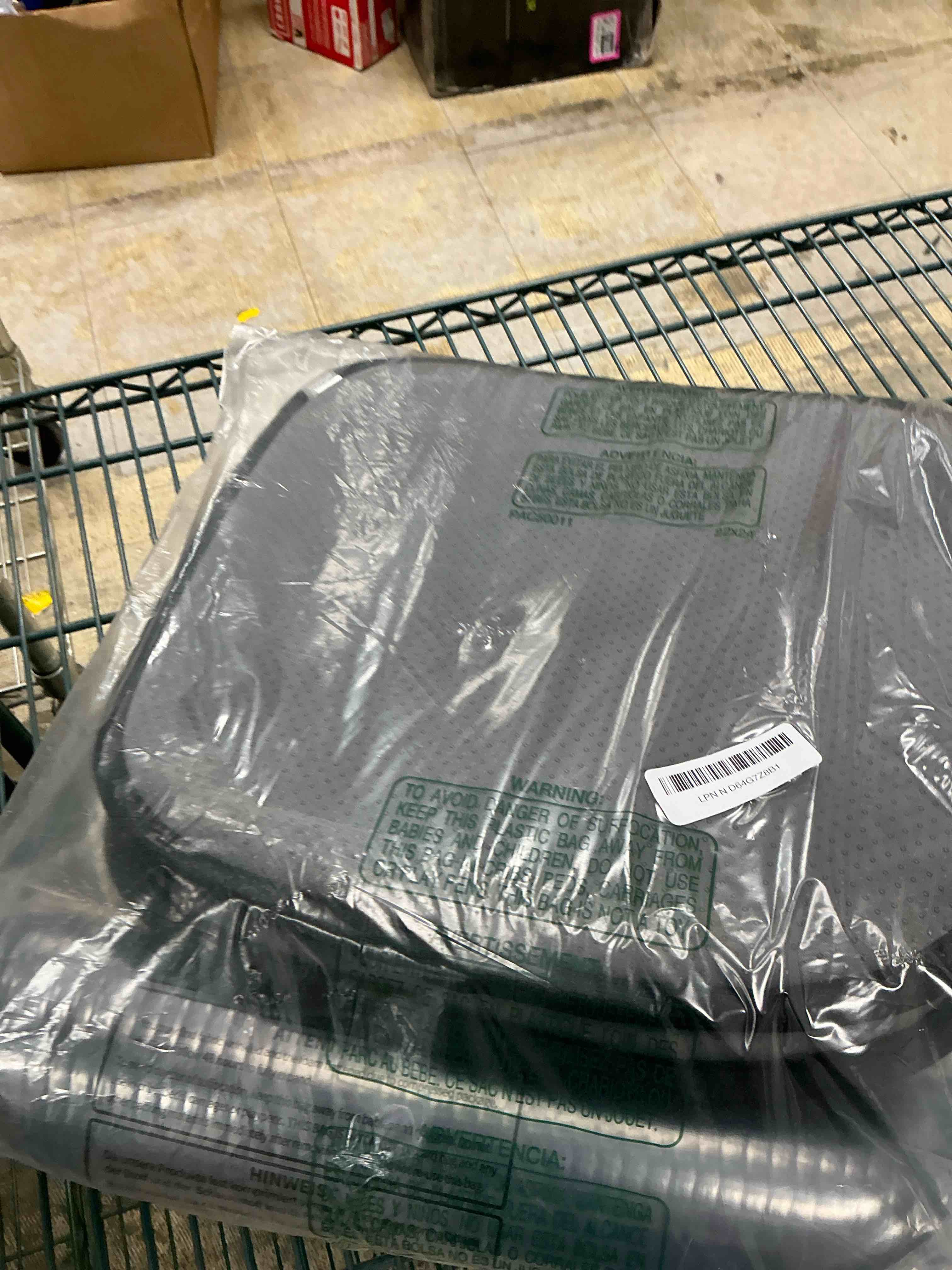 Condition photo showing Good Condition for shinnwa dining chair cushions 2 pack, non slip indoor chair pads, u-shaped kitchen seat cushions, set of 2 , 15 x 16 inches, black black 2