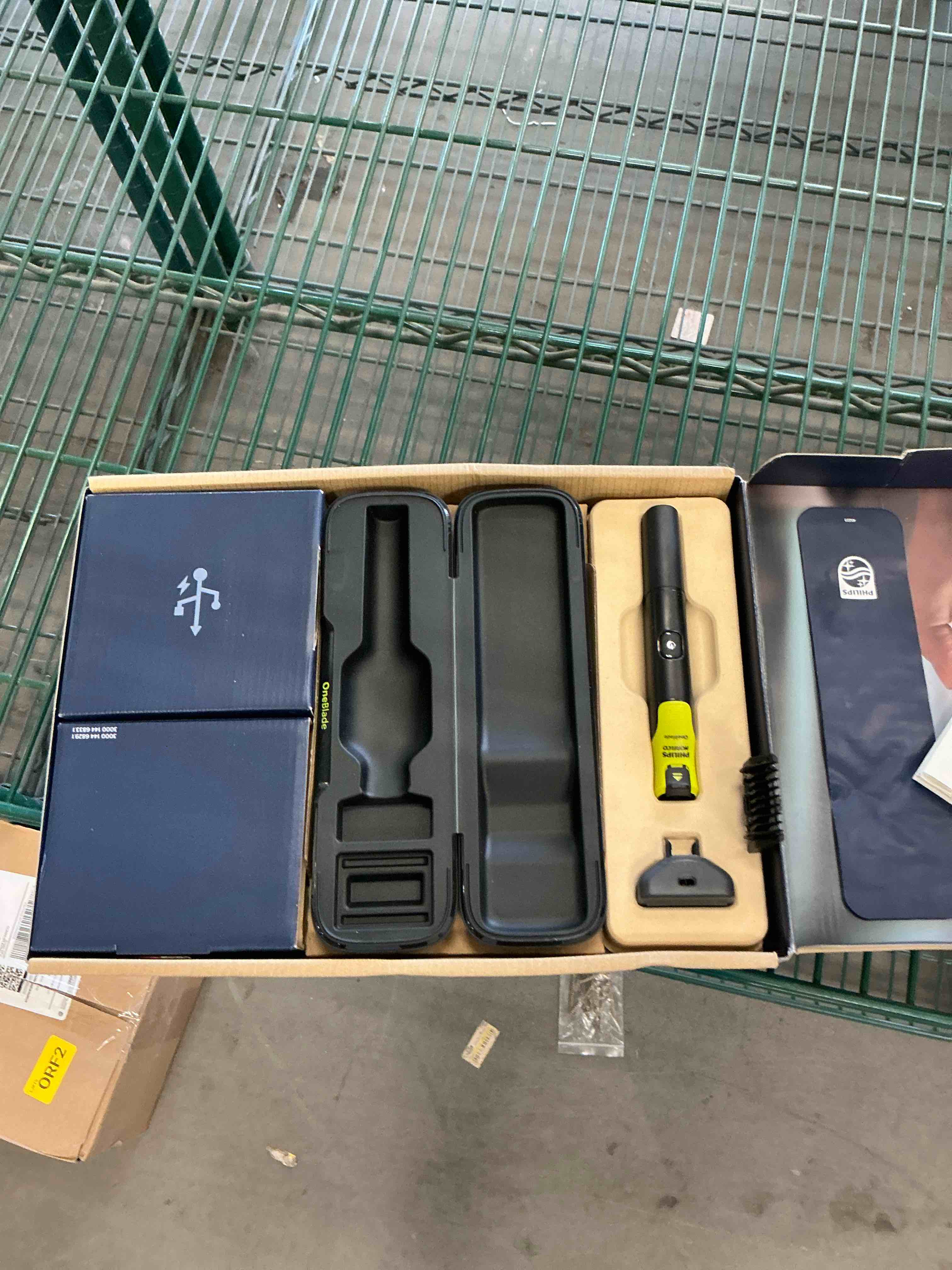 Condition photo showing Good Condition for Philips Norelco OneBlade 360 with Connectivity Hybrid Face + Body, Electric Beard Trimmer, Shaver and Body Groomer Kit with 360 Blade Tech, 1x360 Blade, 5-in-1 Comb, Travel Case, Model QP4631/90 OneBlade 360 Face + Body Connected Black/Lime Green