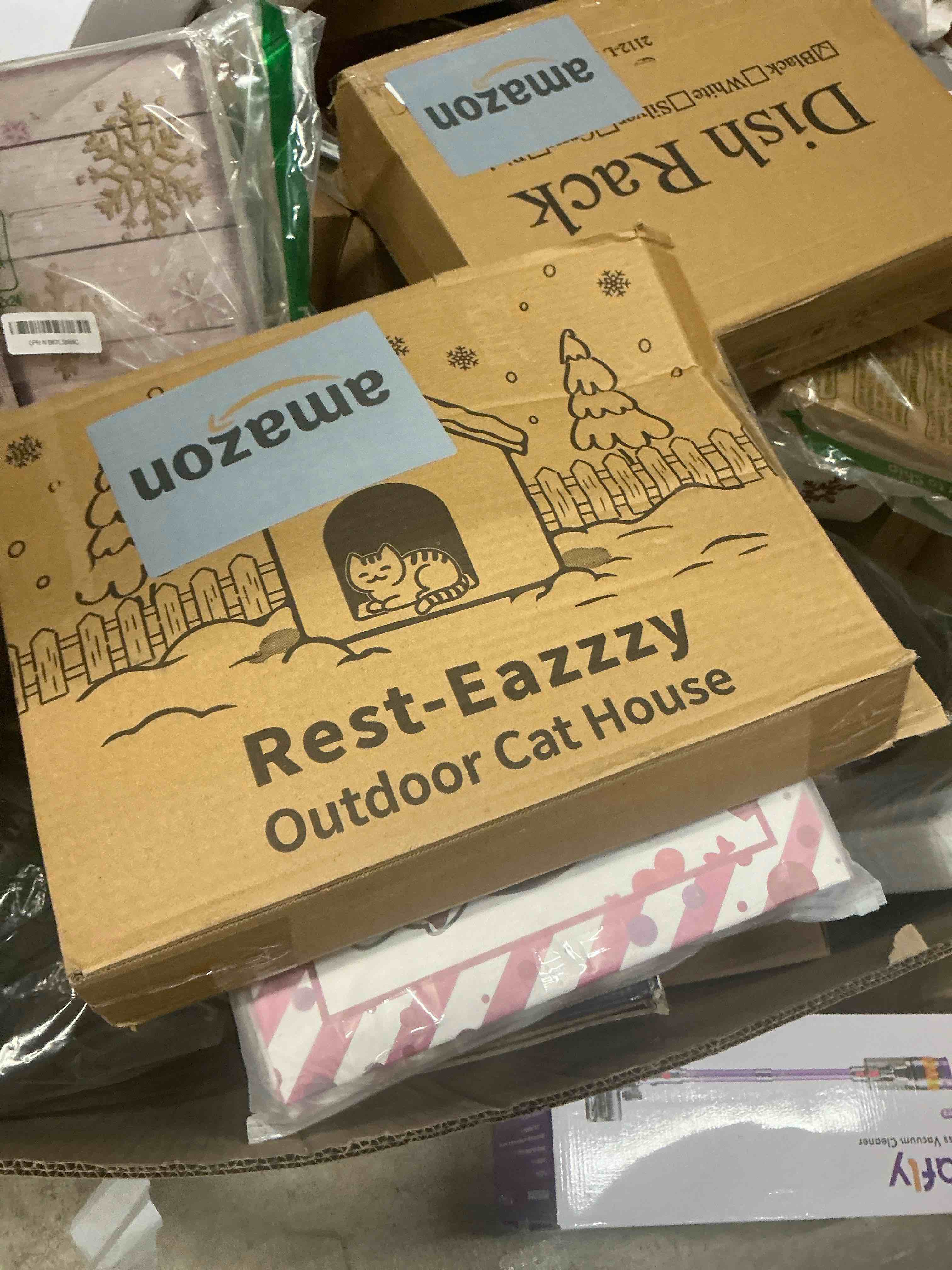 Condition photo showing Good Condition for Rest-Eazzzy Cat House for Outdoor Cats, Weatherproof and Insulated Feral Cat House with Mat and Clip, Easy to Put Together, Selfwarming Cat Shelter for Winter(Grey, Waterproof House-S) grey waterproof house-S
