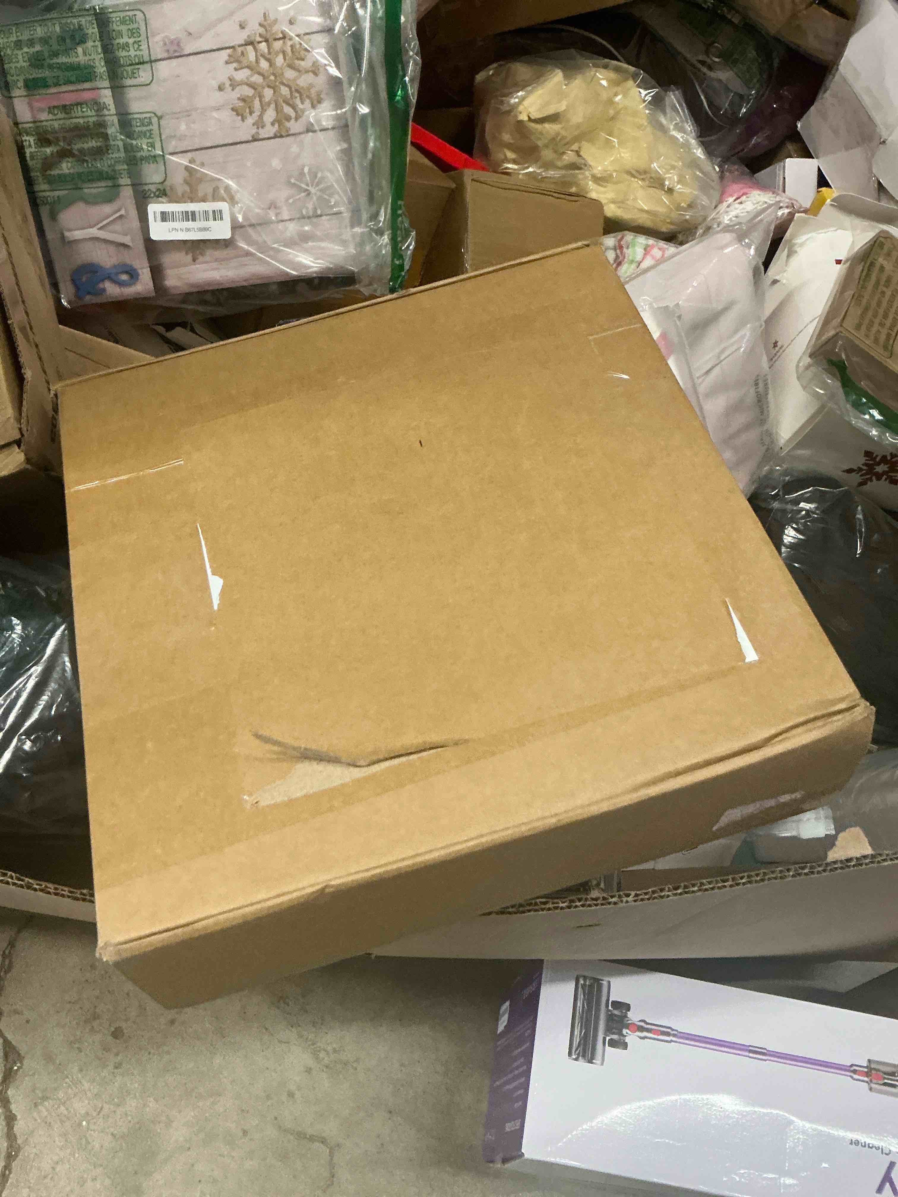 Condition photo showing Good Condition for 12 inch Round Pizza Keeper, Food Storage Container with Lid and Handle, Pizza Dough Tray Fits 2-4 Dough Balls, Clear Plastic Food Storage Carrier for Cheese Cake Cupcakes Pies Pastries Fruit