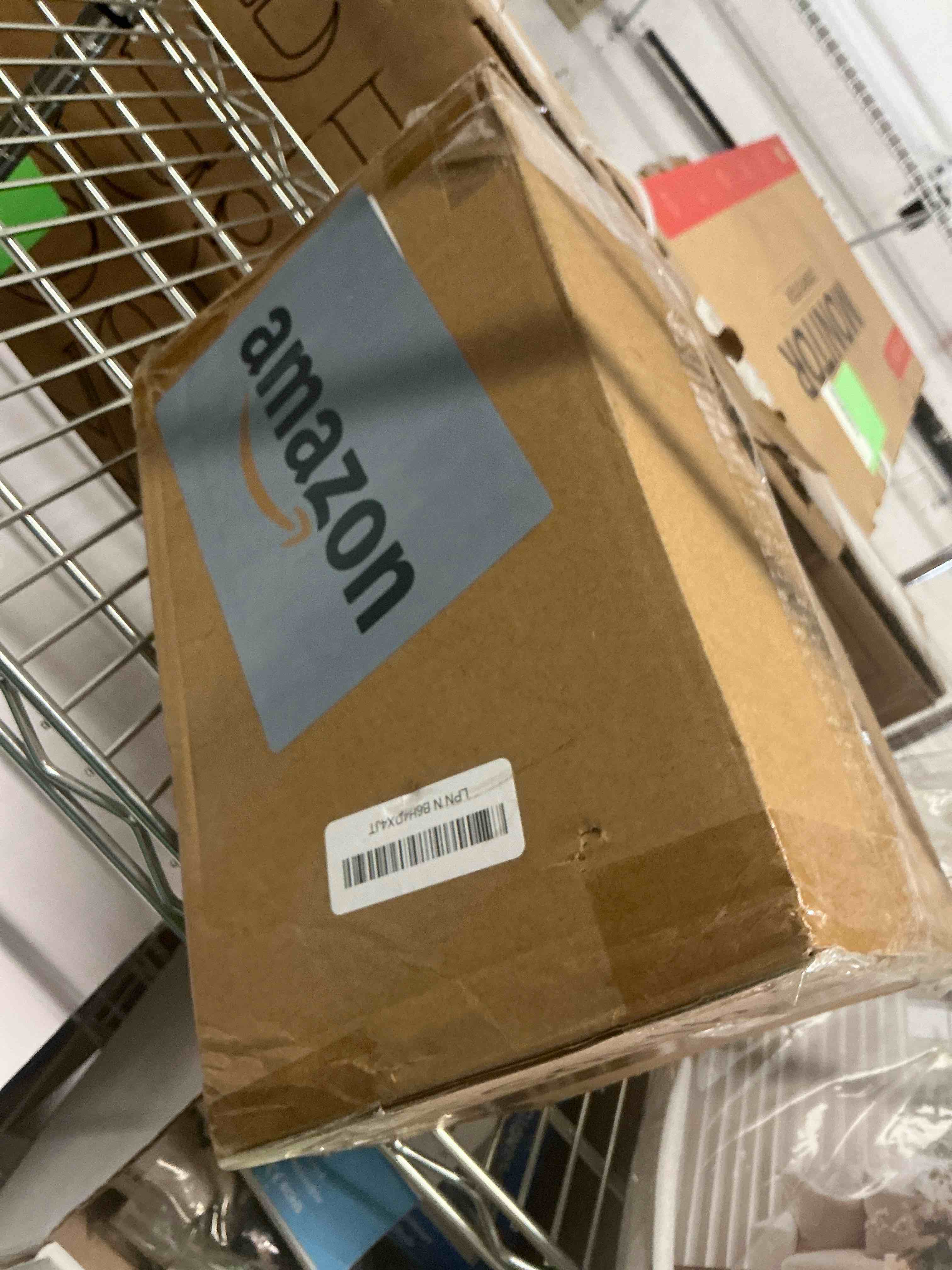 Condition photo showing Good Condition for SUNEE 100 Pcs Gift Bags with Handles, 5.5x3.3x8 Inchs Small White Paper Gift Bags Bulk for Retail, Birthday Wedding Party Favors, Small Business and Paper Shopping Bag - White 100 Count (Pack of 1) White