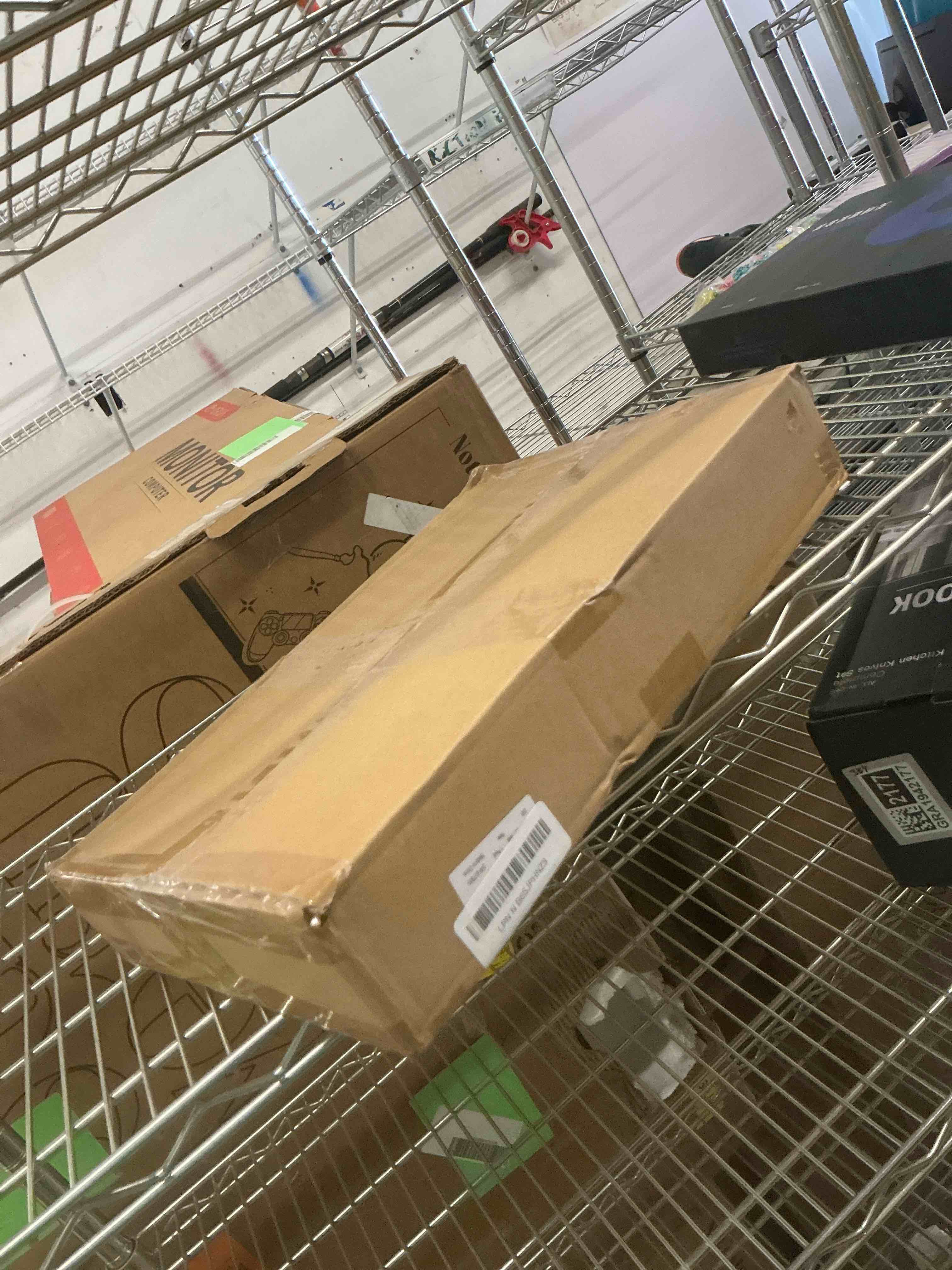 Condition photo showing Good Condition for Qualward Hitch Step for 2 Inch Receiver, Steel Trailer Step with Non-Slip and Rust Towing Bumper Guard for Most Car SUV Truck Pickup, 500LBS Max Load