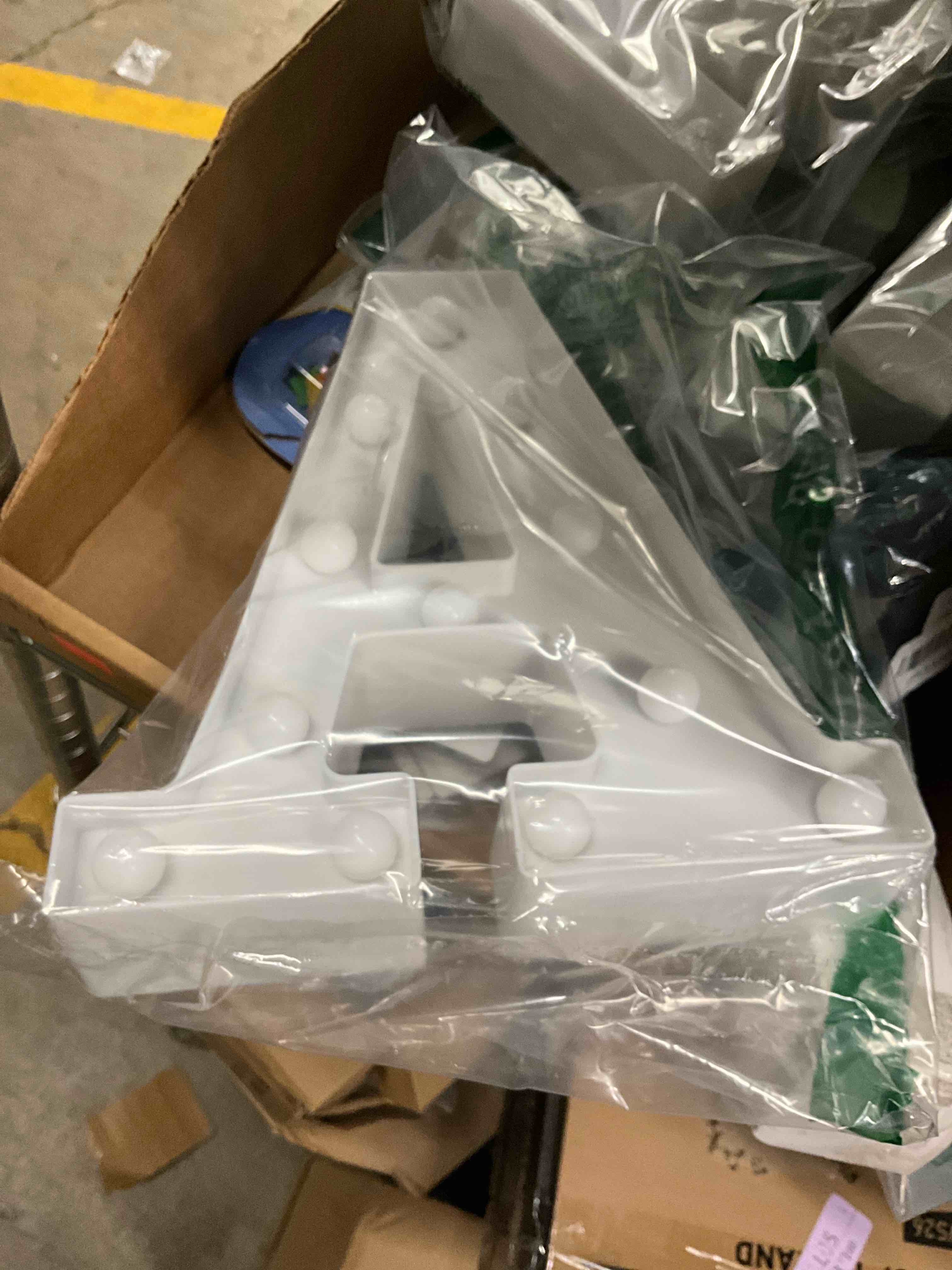 Condition photo showing Good Condition for HXWEIYE Light Up Letters A, LED Marquee Letters Lights Sign 26 Alphabet and 10 Number Big Light Letter for Party Birthday Bar Battery Powered Christmas Decor Letter Lights (Warm White) Warm White-A 8.5 Inch