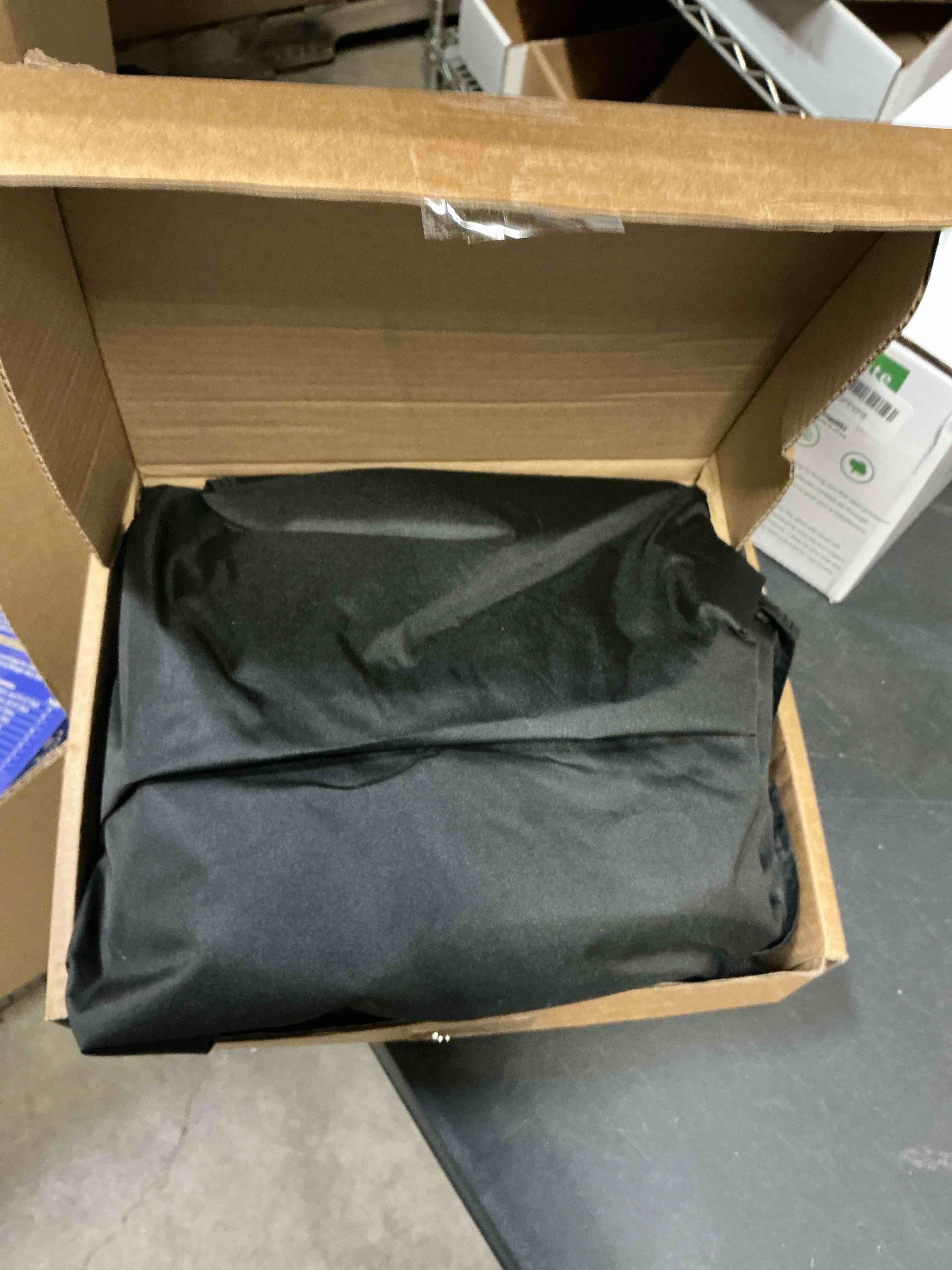 Condition photo showing Good Condition for Zettum Car Windshield Snow Cover for Jeep Wrangler - 600D Car Windshield Snow Ice Cover Front Window Covers for Jeep Wrangler, Jeeps Gladiator, Ford Bronco, Toyota FJ Cruiser, Benz G Class, and More 1) Small - Jeep Wrangler / Similar Model
