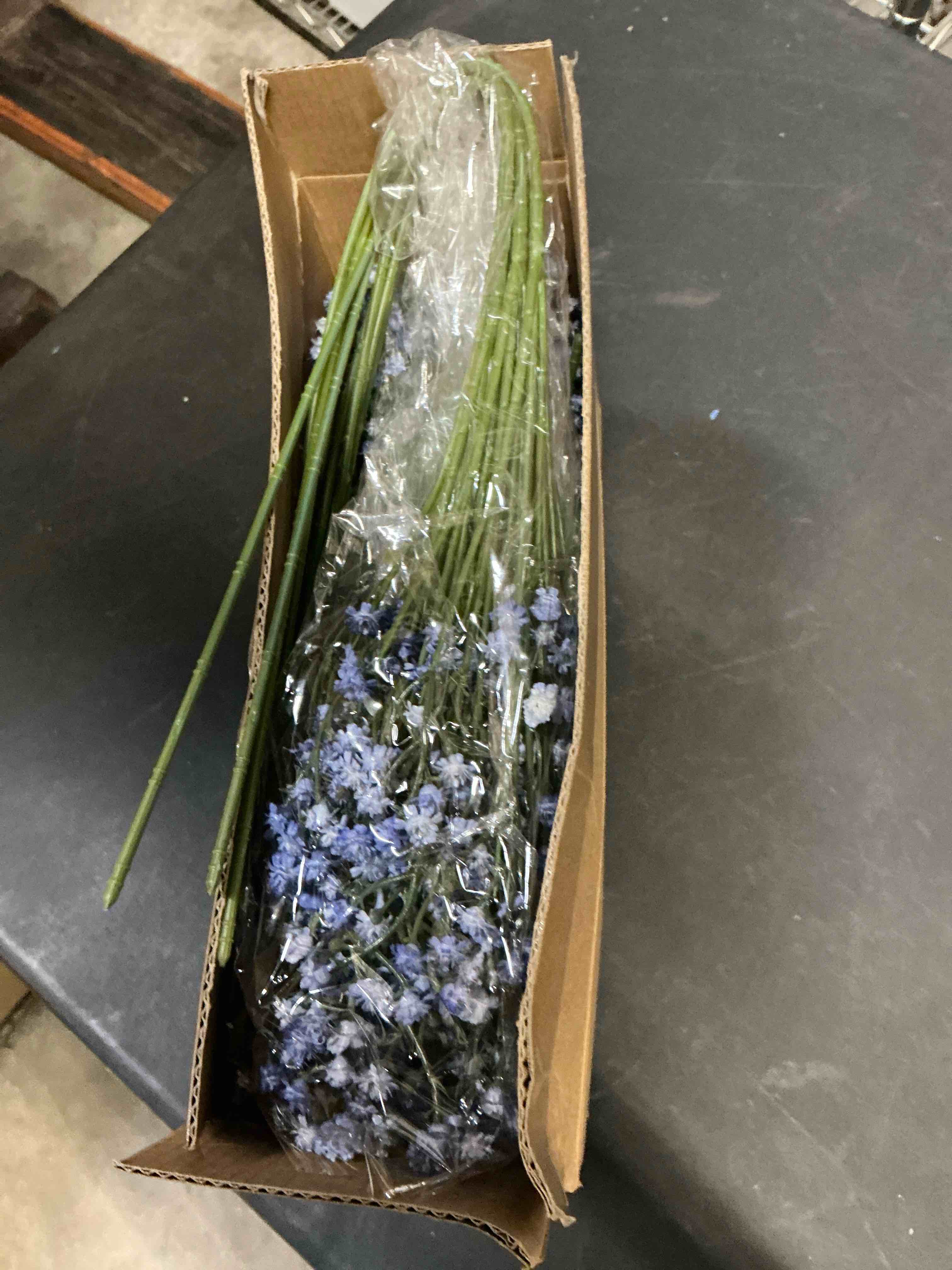Condition photo showing Good Condition for Yastouay Babys Breath Artificial Flowers, Blue Baby Breath Flowers Artificial Bulk, Real Touch Fake Babys Breath Gypsophila for Wedding Party Bouquet Floral Arrangement Home Decor Blue 