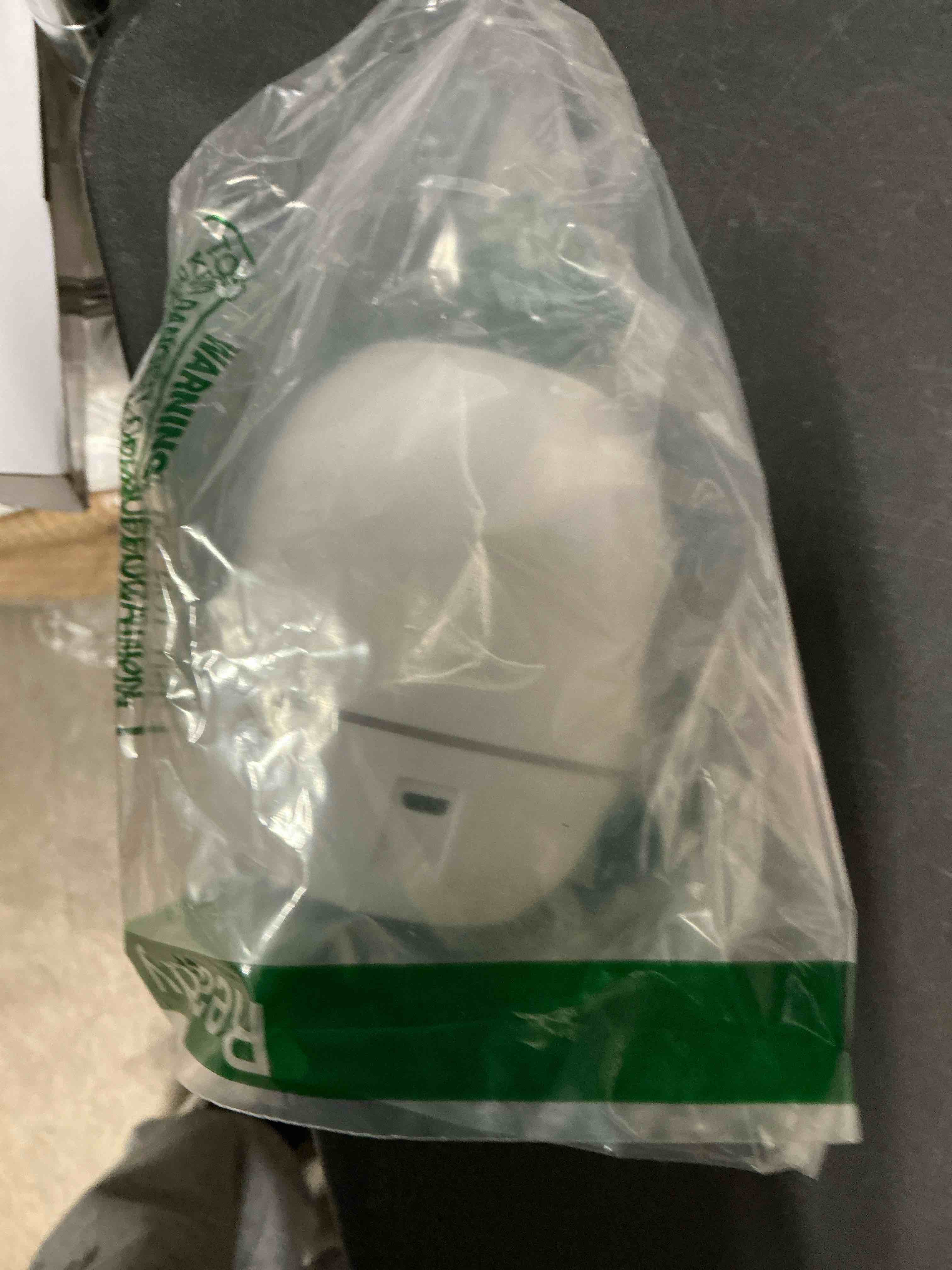 Condition photo showing Good Condition for Mini Humidifier, USB Power Supply, Suitable for Study Room, Bedroom, Baby Room, Office, Car, With 7 Color LED, Air Humidifier, Can Be Used for Facial Moisturizing (Snow White)