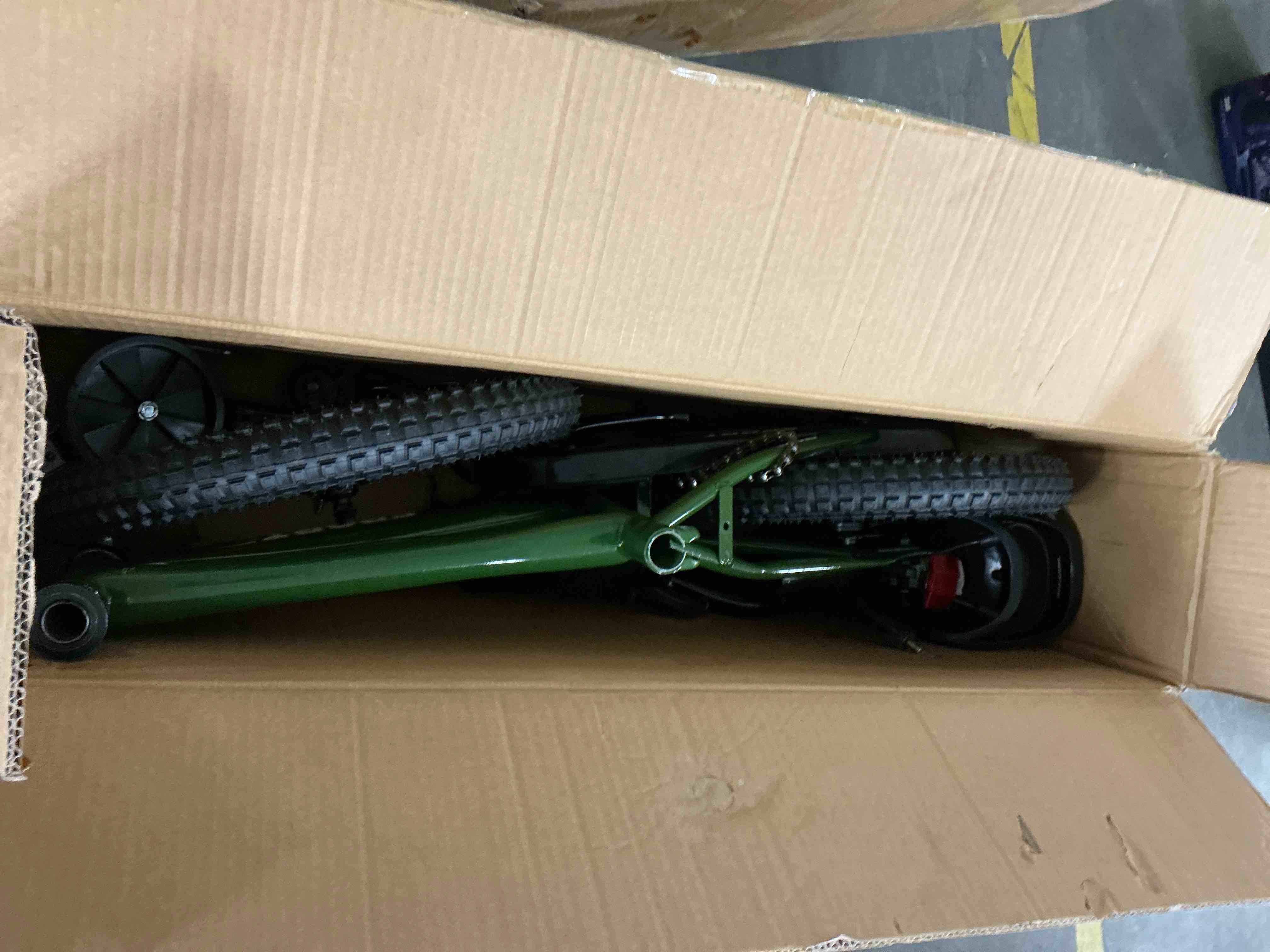 Condition photo showing Good Condition for Naipo 14 in Kid Bike Green Children Bikes for Boys Girls Removable Training Wheels Bicycle