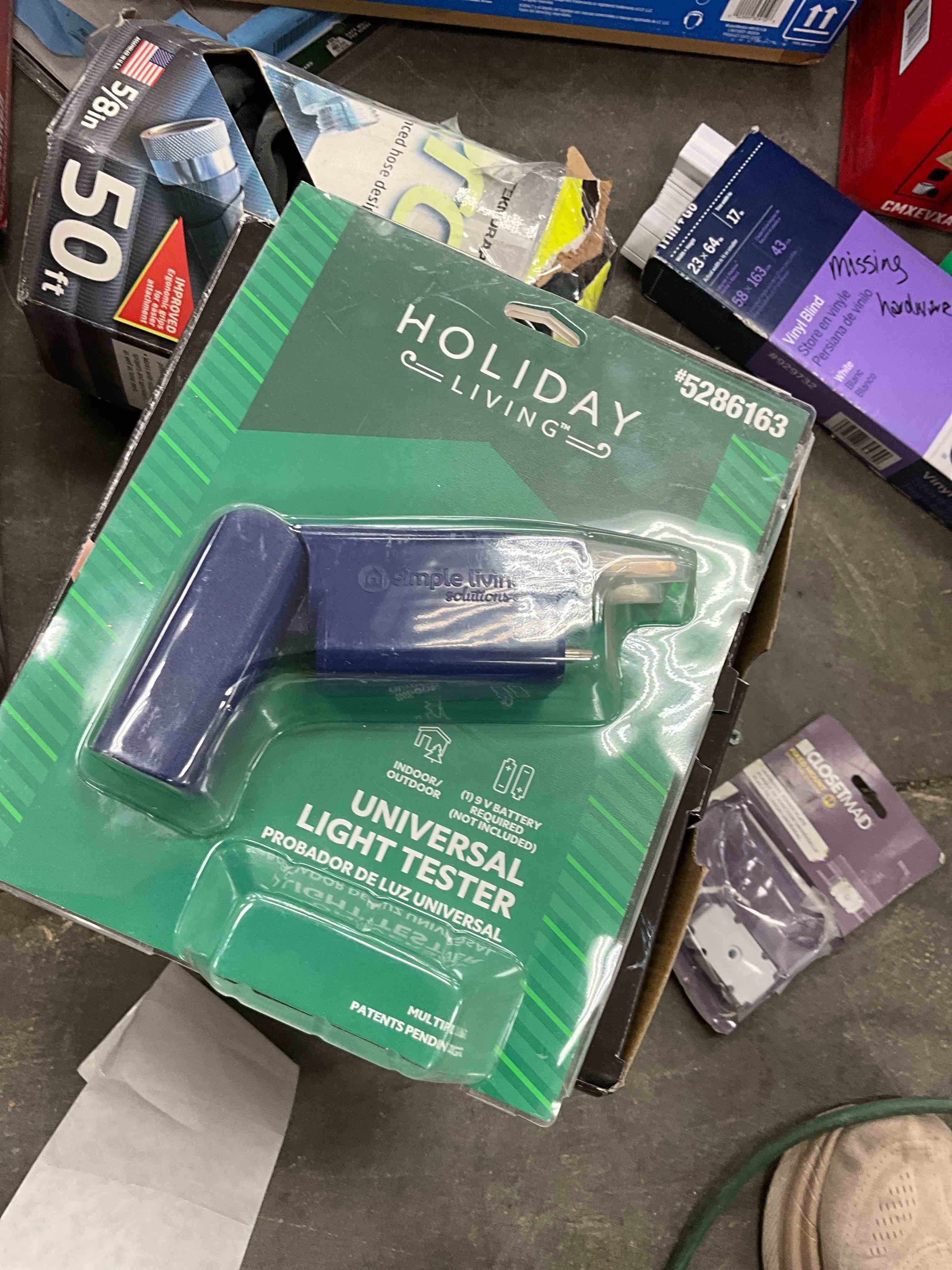 Condition photo showing Good Condition for 2-in-1 ladderless  lights on  christmas light tester - simple living solutions