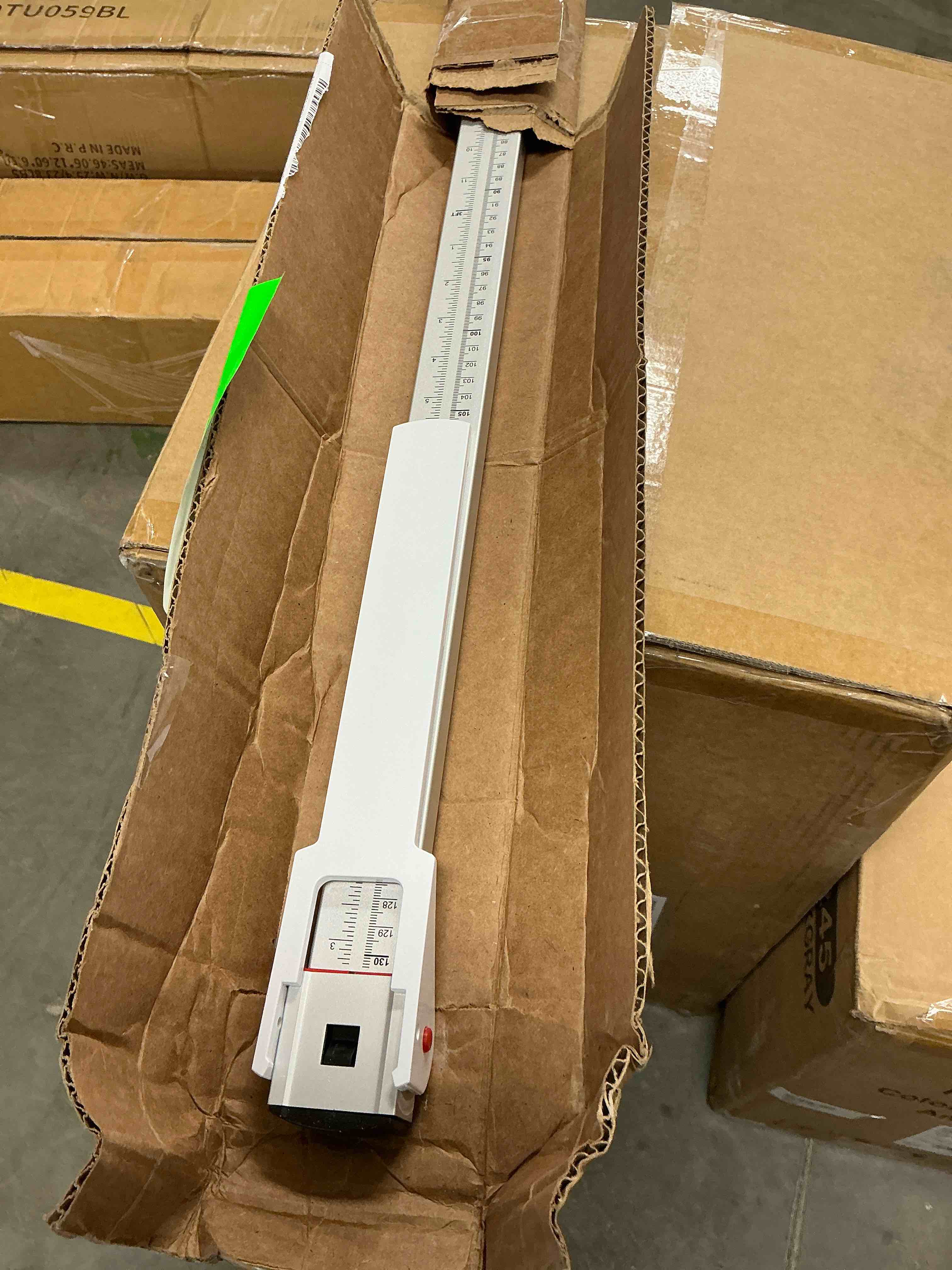 Condition photo showing Good Condition for iajxwi aluminum height measurement for wall, 24-78 in / 60-200 cm medical height measuring tool for adults & kids, accurate scale stadiometer for home or clinic