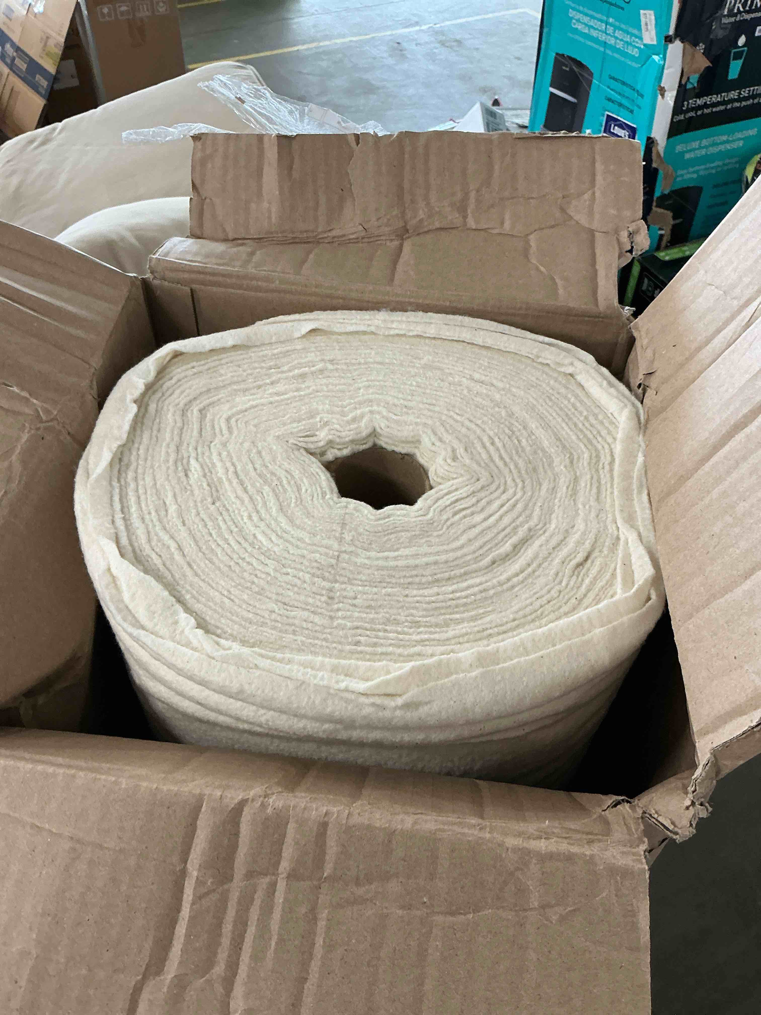 Condition photo showing Good Condition for warm & natural cotton batting 45" x 40 yard bolt