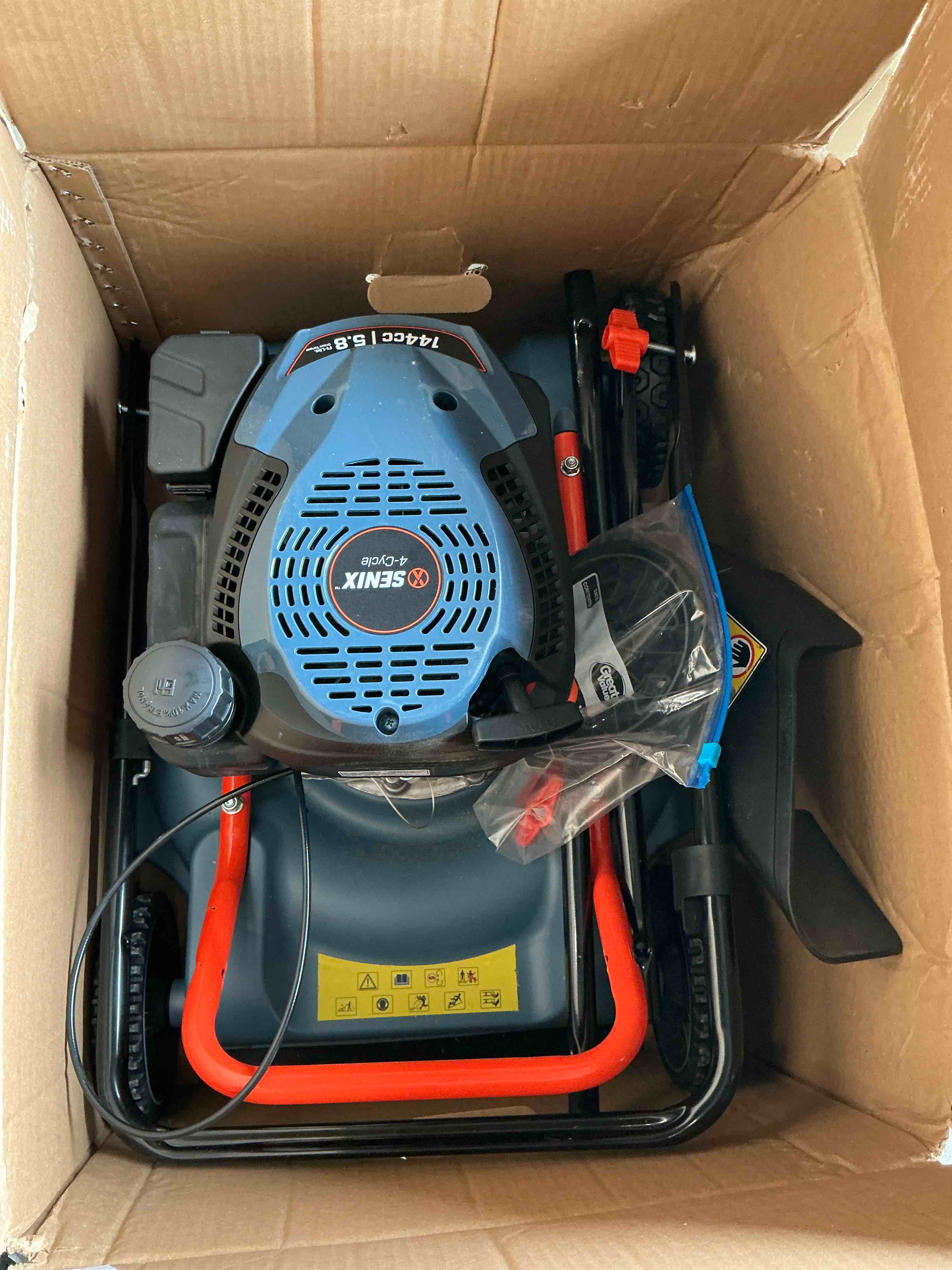 Condition photo showing Good Condition for senix gas lawn mower 18in cutting blade / 19in cutting deck 144cc 4-cycle engine push mower with side discharge