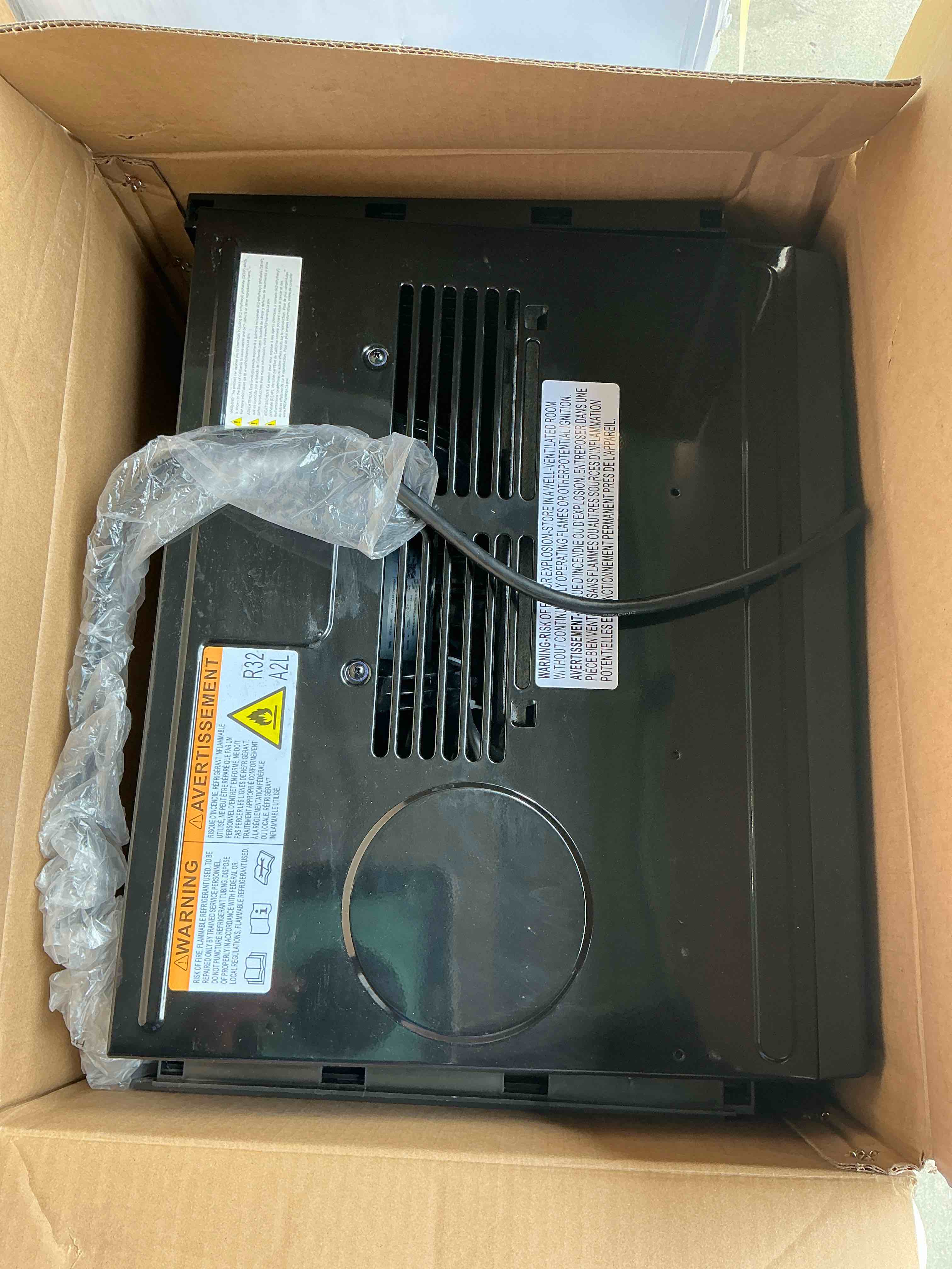 Condition photo showing Good Condition for tcl 8 000 btu smart window air conditioner  fan & dehumidifier  350 sq. ft.  remote control  works with alexa/google assistant  black  w8w92-b4