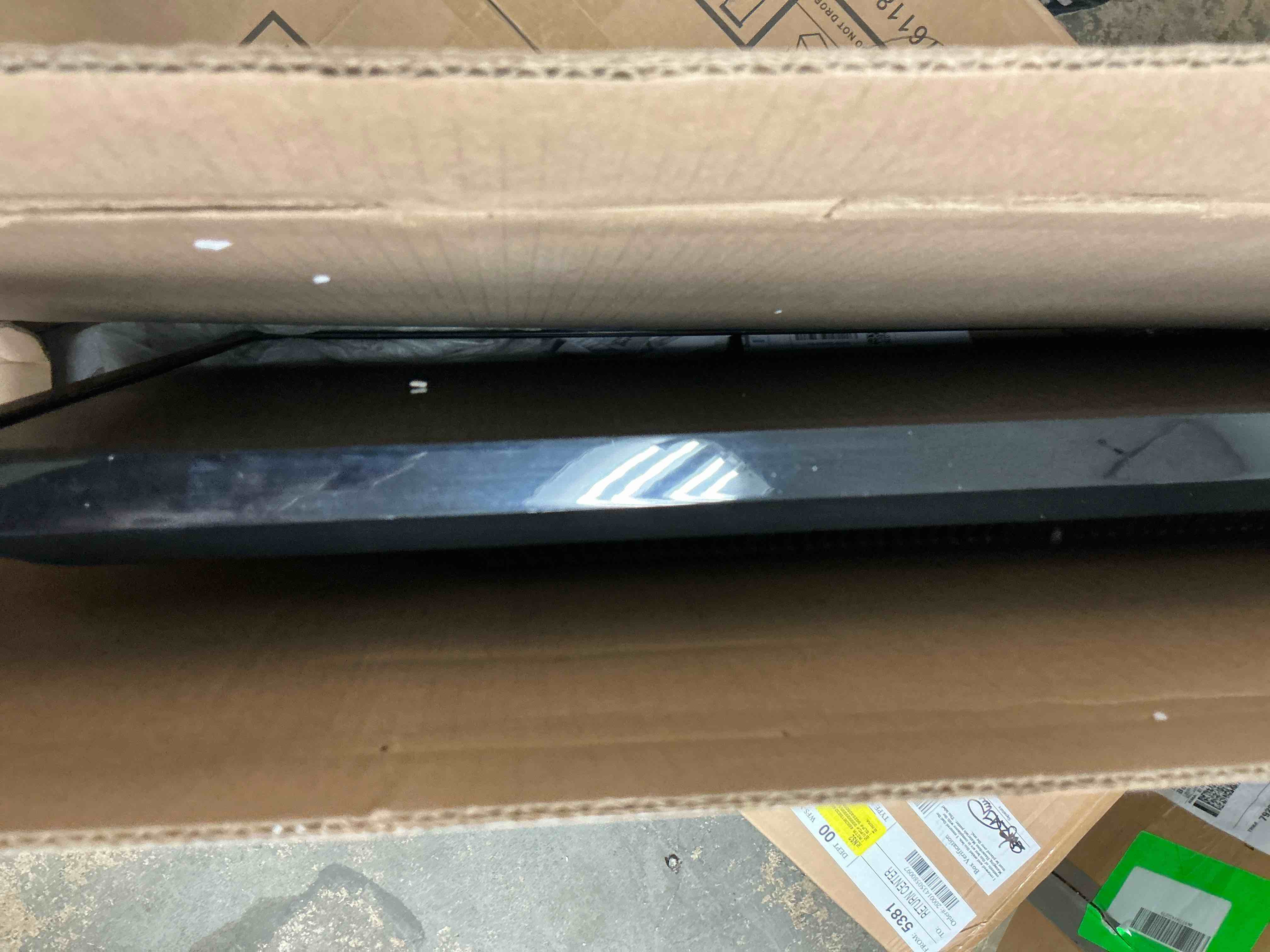 Condition photo showing As Is for samsung 32" hd h5000f 720p smart led tv: wi-fi, hdr10+, 60 hz refresh rate