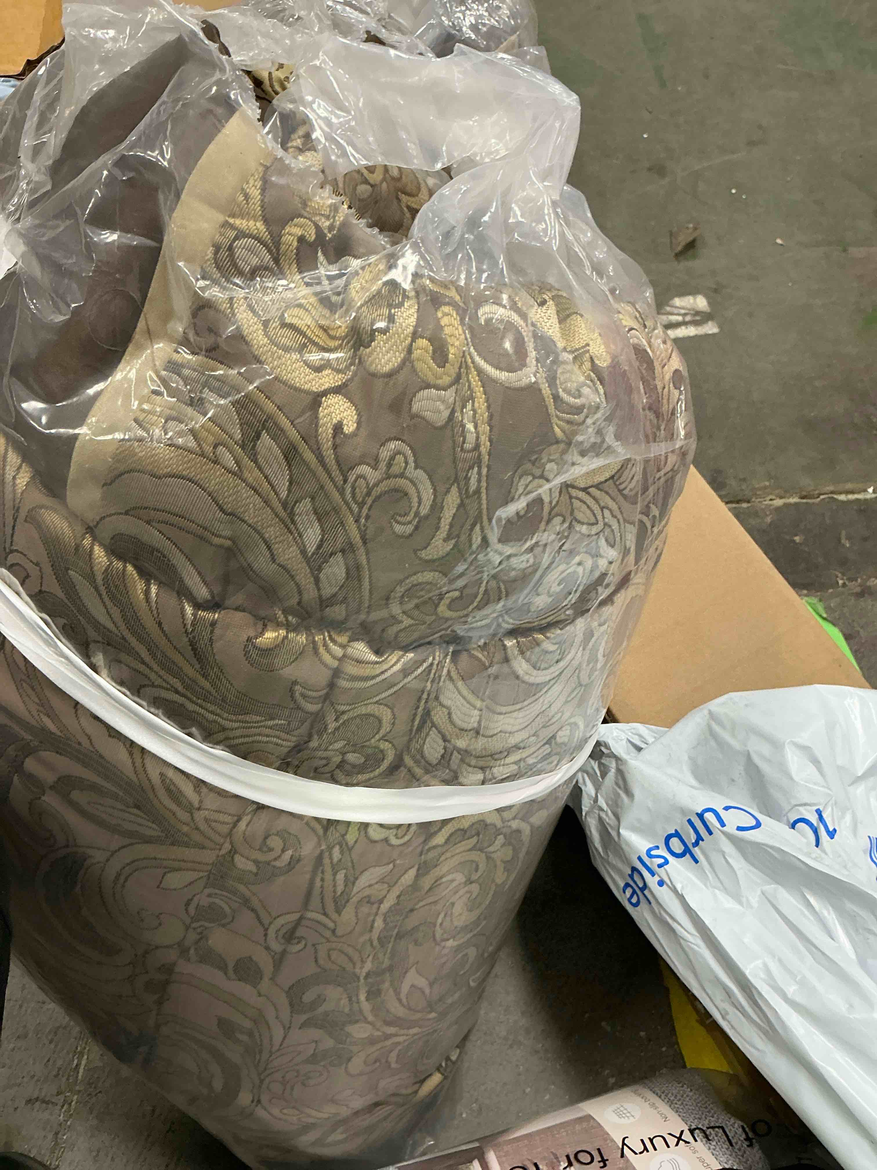 Condition photo showing Good Condition for regency heights jacquard comforter , king, brown