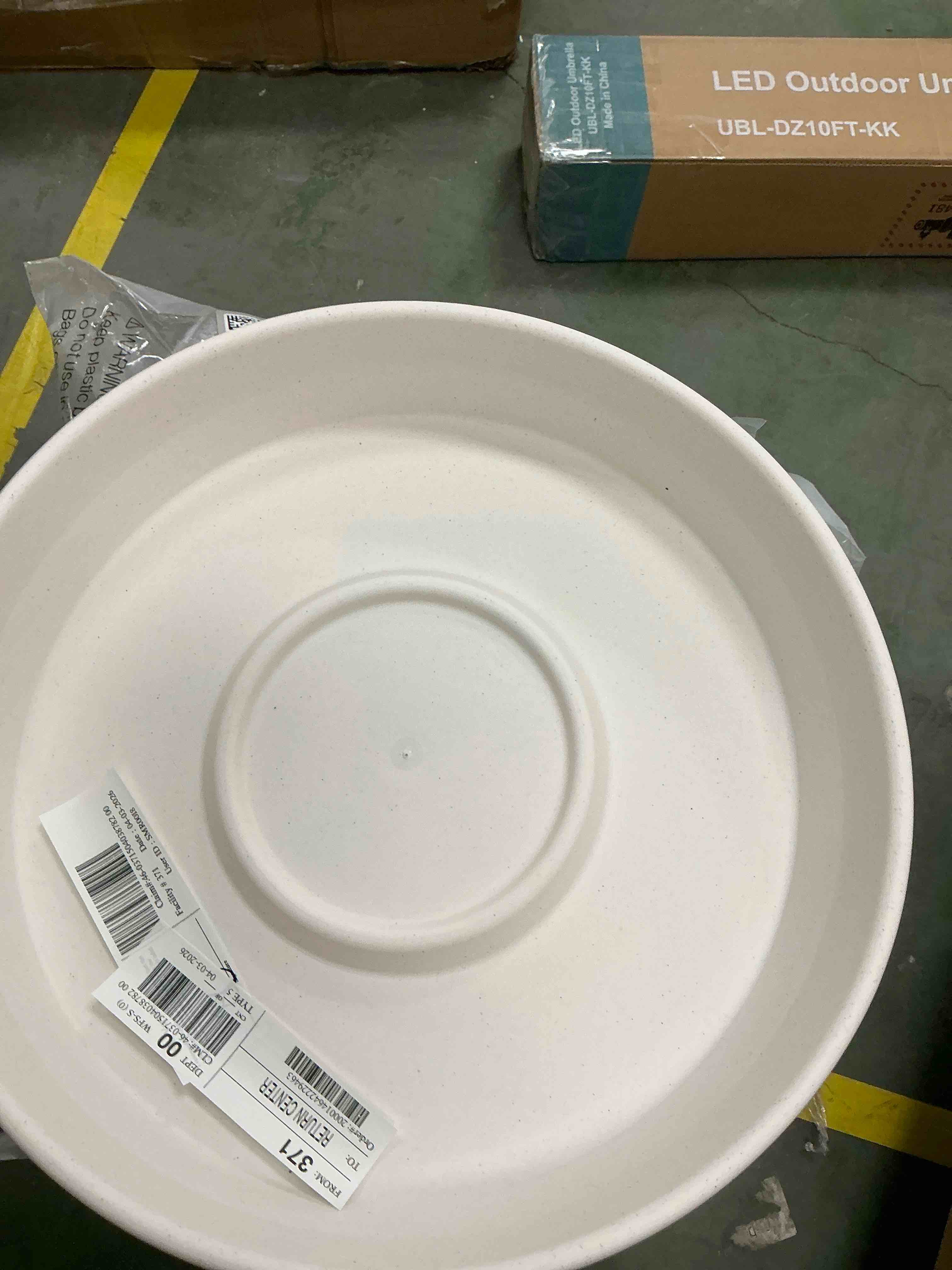 Condition photo showing Good Condition for bloem 24" terra round plant saucer, lightweight uv-resistant resin outdoor & indoor flower pot tray - fits 24-inch planter pots, vanilla bean