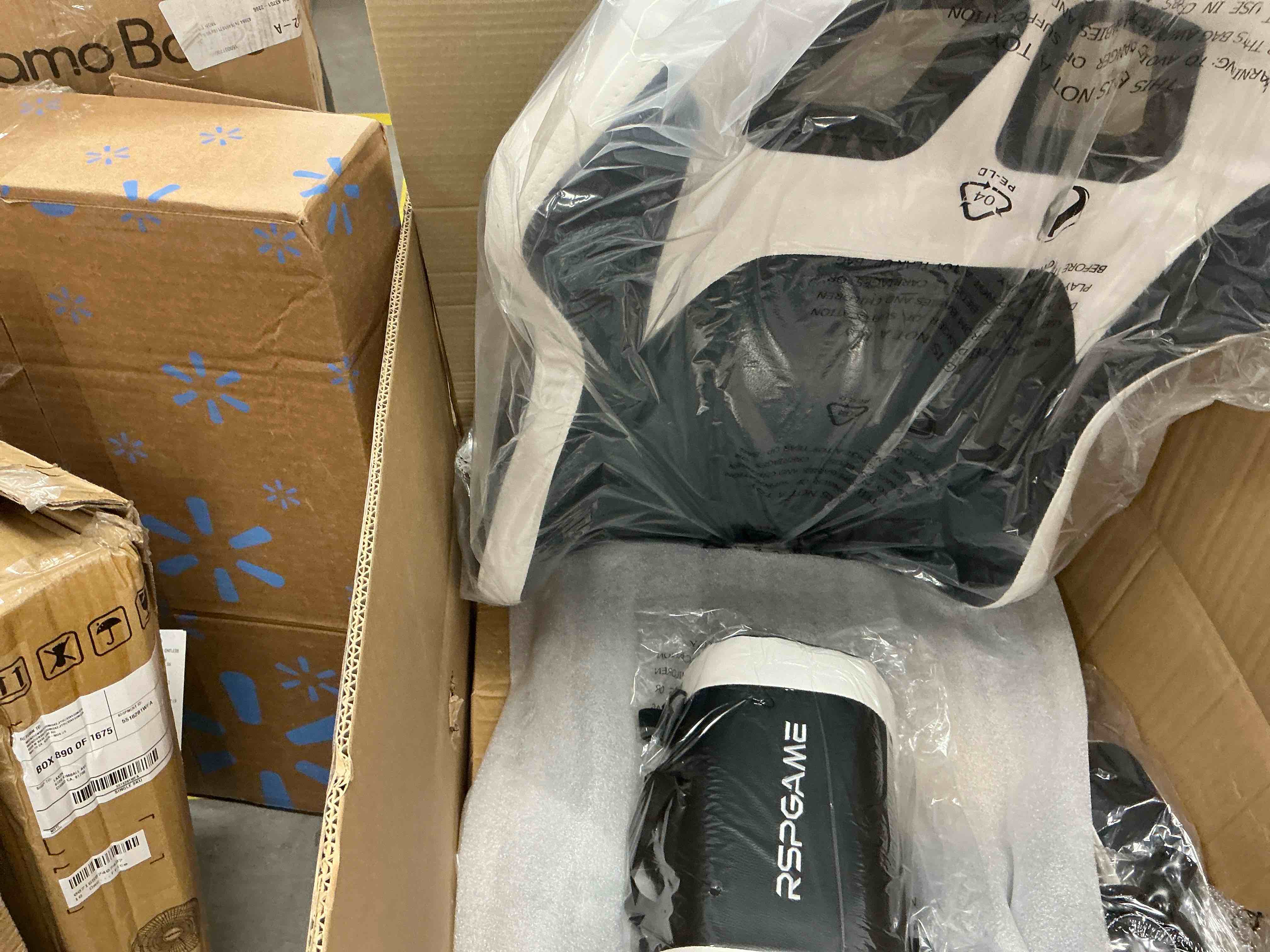 Condition photo showing New/Like New for rspgame - gaming chair,footrest,ergonomic spring cushion high back computer chair with lumbar block and white