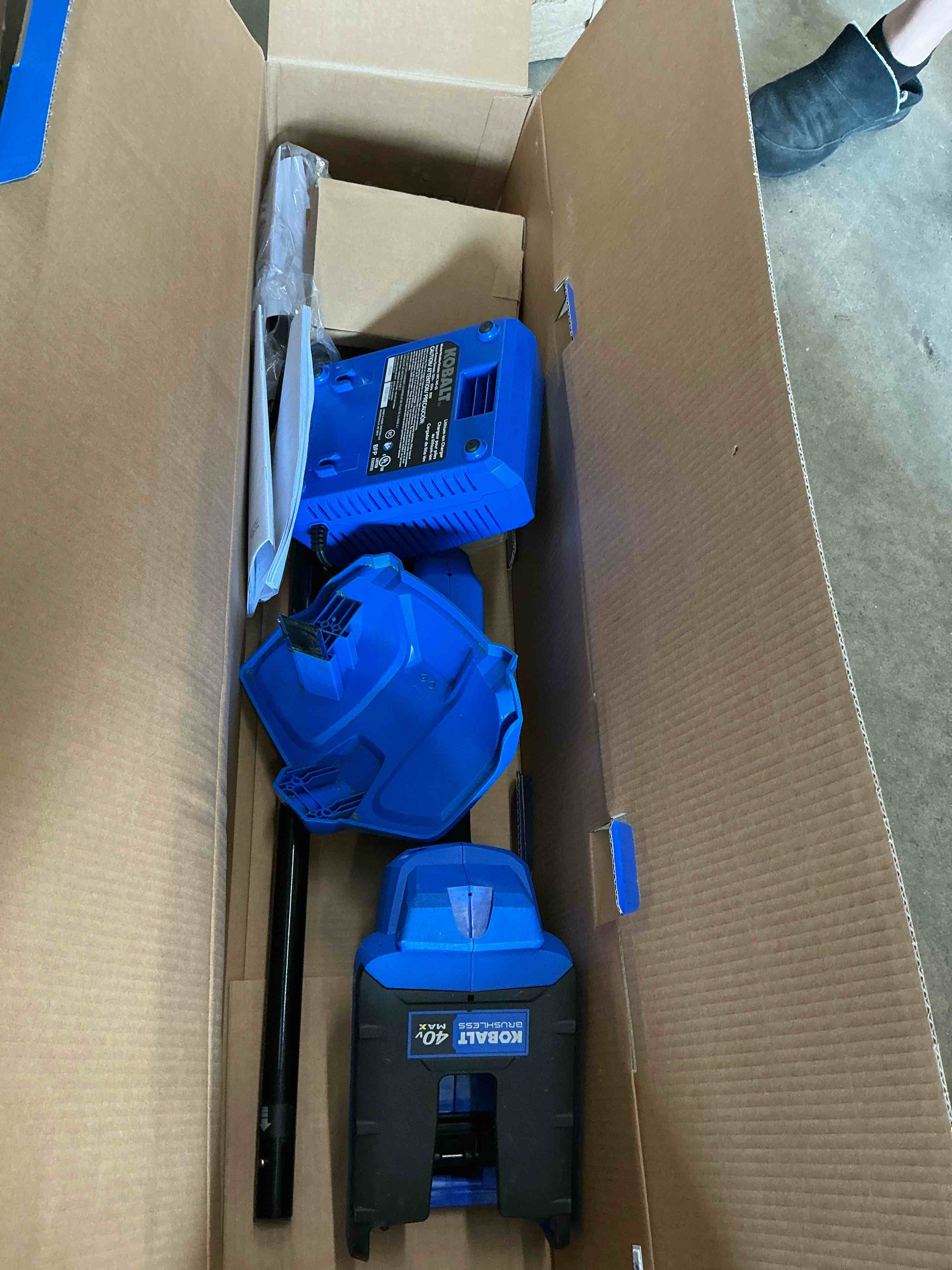 Condition photo showing Good Condition for kobalt gen4 40-volt 15-in straight shaft attachment capable battery string trimmer edger conversion capable 4.0 ah (battery included) (charger included)