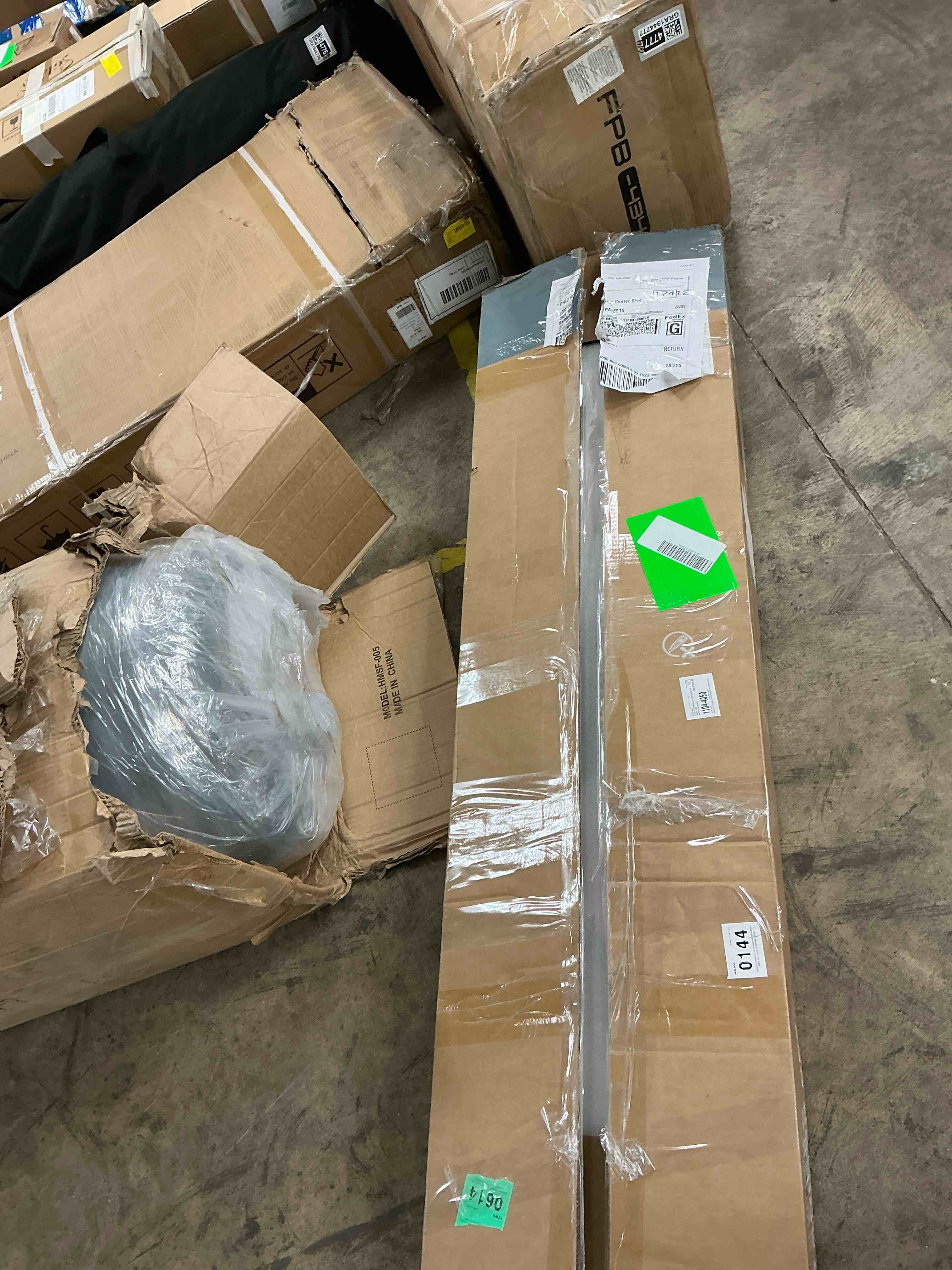 Condition photo showing New/Like New for concetta electric height adjustable desk, 55"x24" ergonomic sit stand workstation, one-touch lift home office desk, white