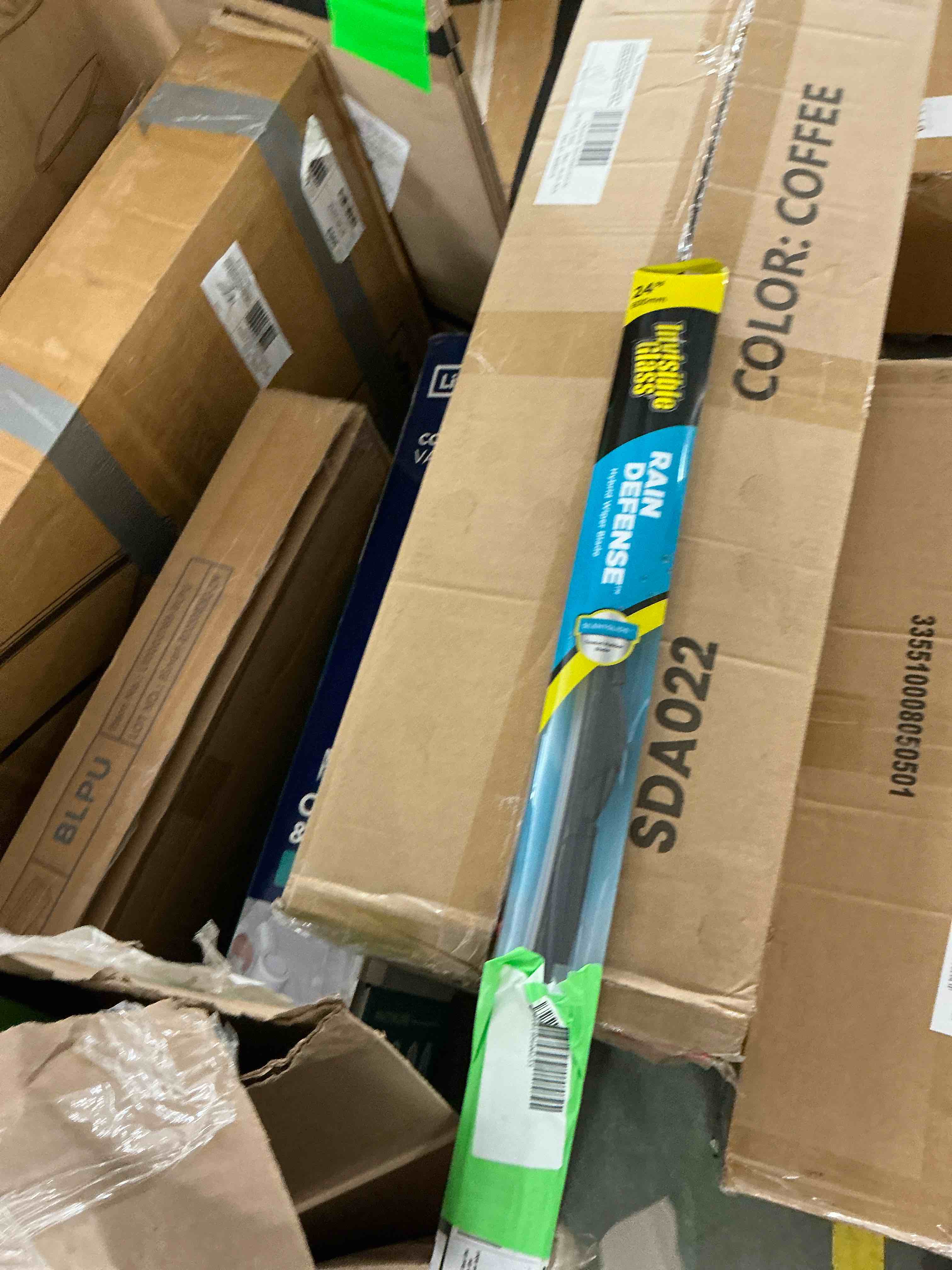 Condition photo showing Good Condition for invisible glass rain defense 24  hybrid wiper blade