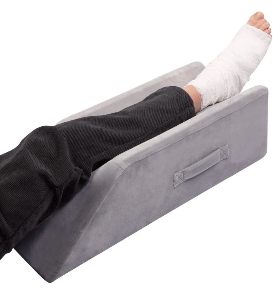 shinnwa leg elevation pillow velvet leg knee ankle support foam wedge pillow for surgery injury or rest grey