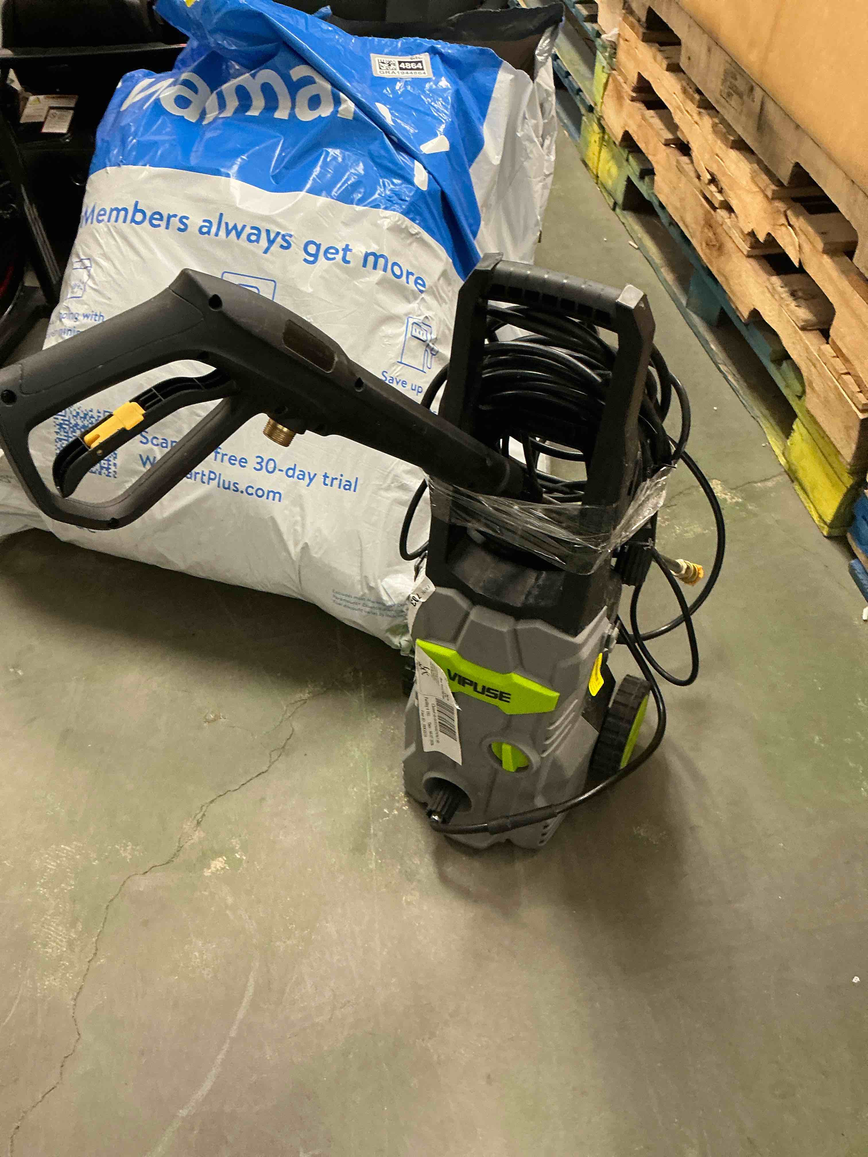 Condition photo showing Good Condition for vipuse electric pressure washer, 4200 psi max.2.8gpm power washer with 23ft hose /4 nozzles/400ml foam cannon, clean tool for cars/fences/patios/floor