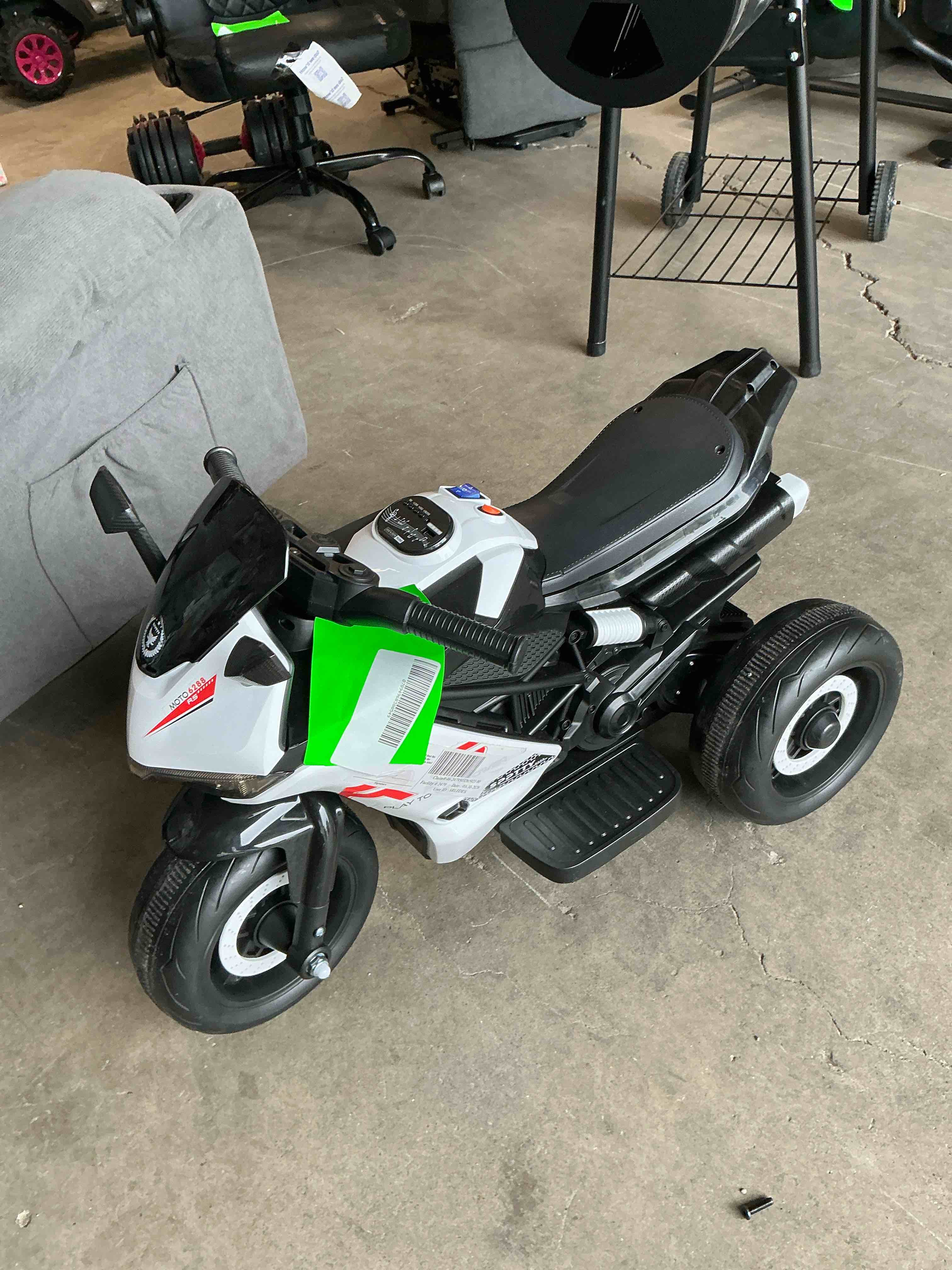 Condition photo showing Good Condition for kalnur 12v motorcycle for kids, electric motorcycle with 3 wheels&music ,ride on toys for boy girl