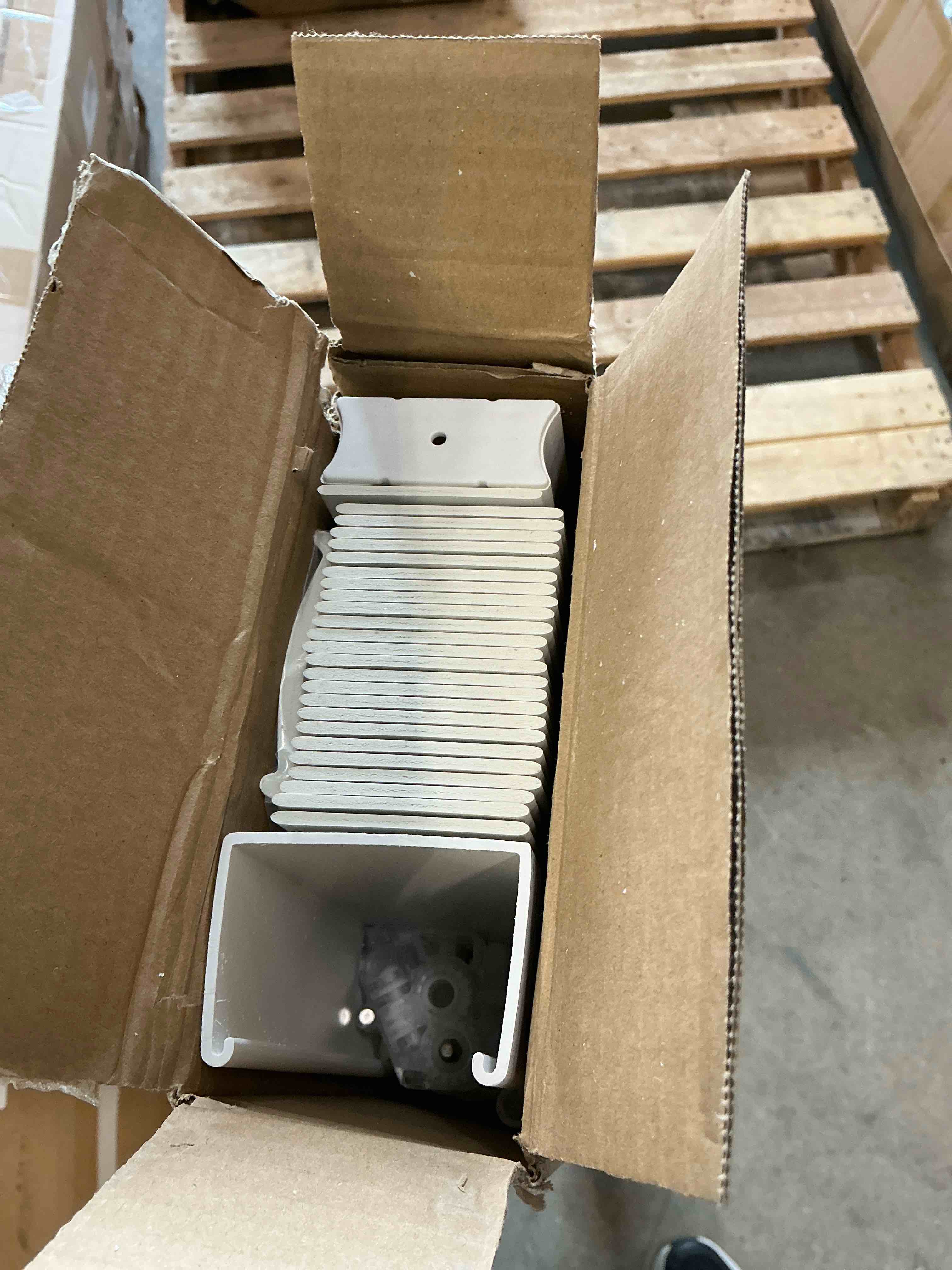https://s3.amazonaws.com/lotting-images-prod/EmanualPiazza/GRA1944900_1777485132933.jpeg