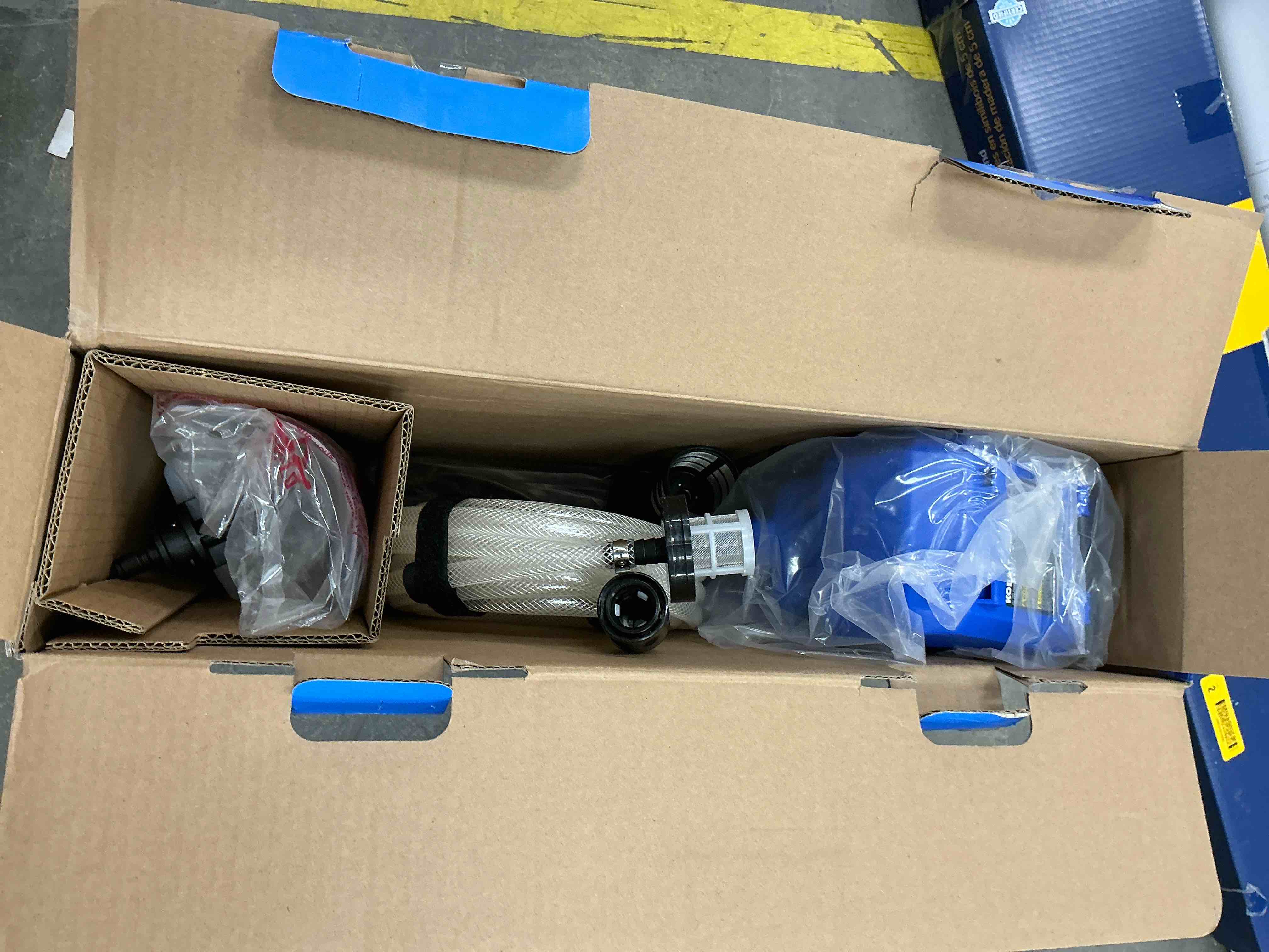 Condition photo showing New/Like New for kobalt 700-psi 0.8-gpm cold water battery outdoor power cleaner with 1 spray tips