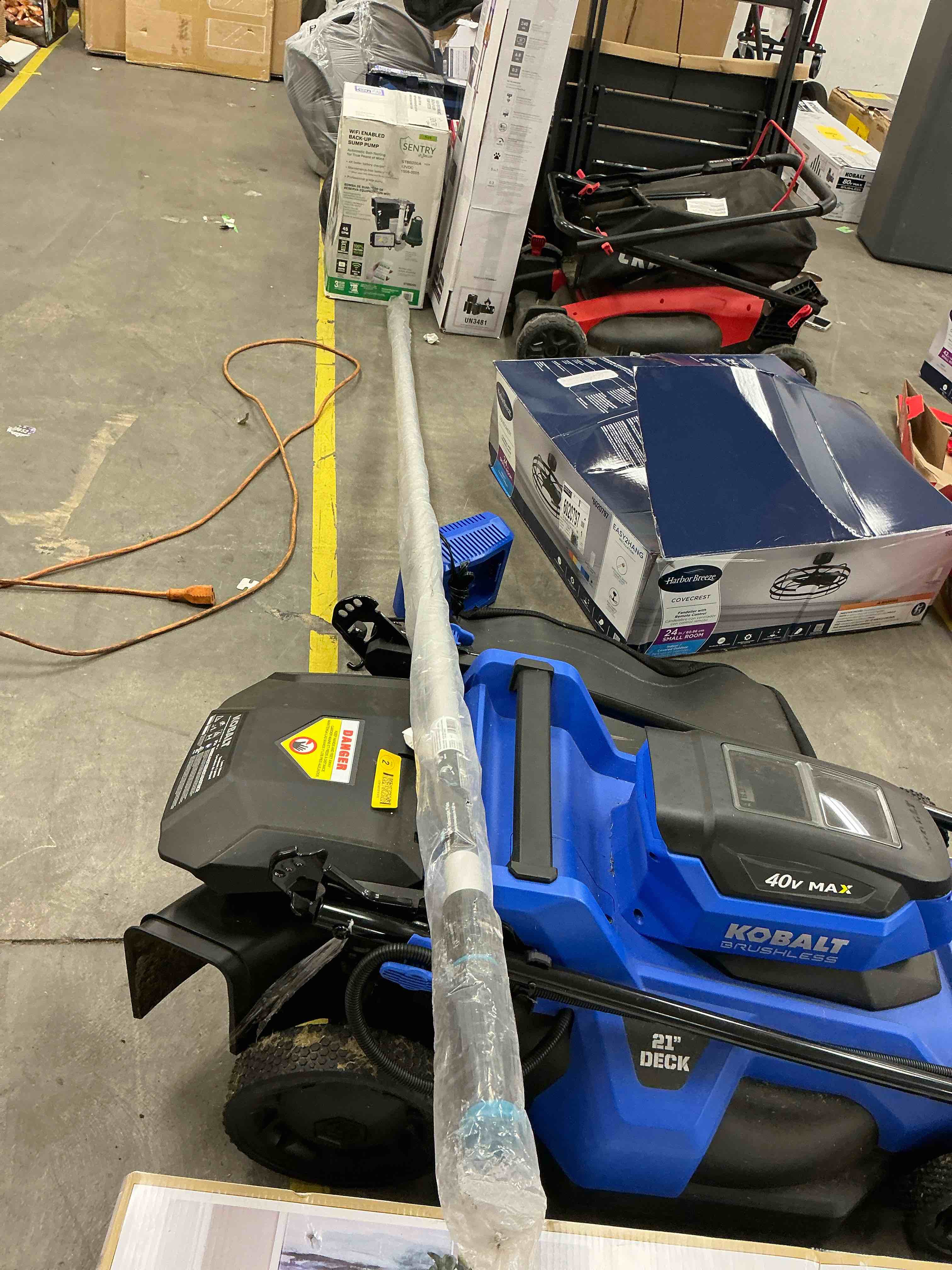 Condition photo showing Good Condition for project source 16 feet aluminum 2-piece telescopic pool pole