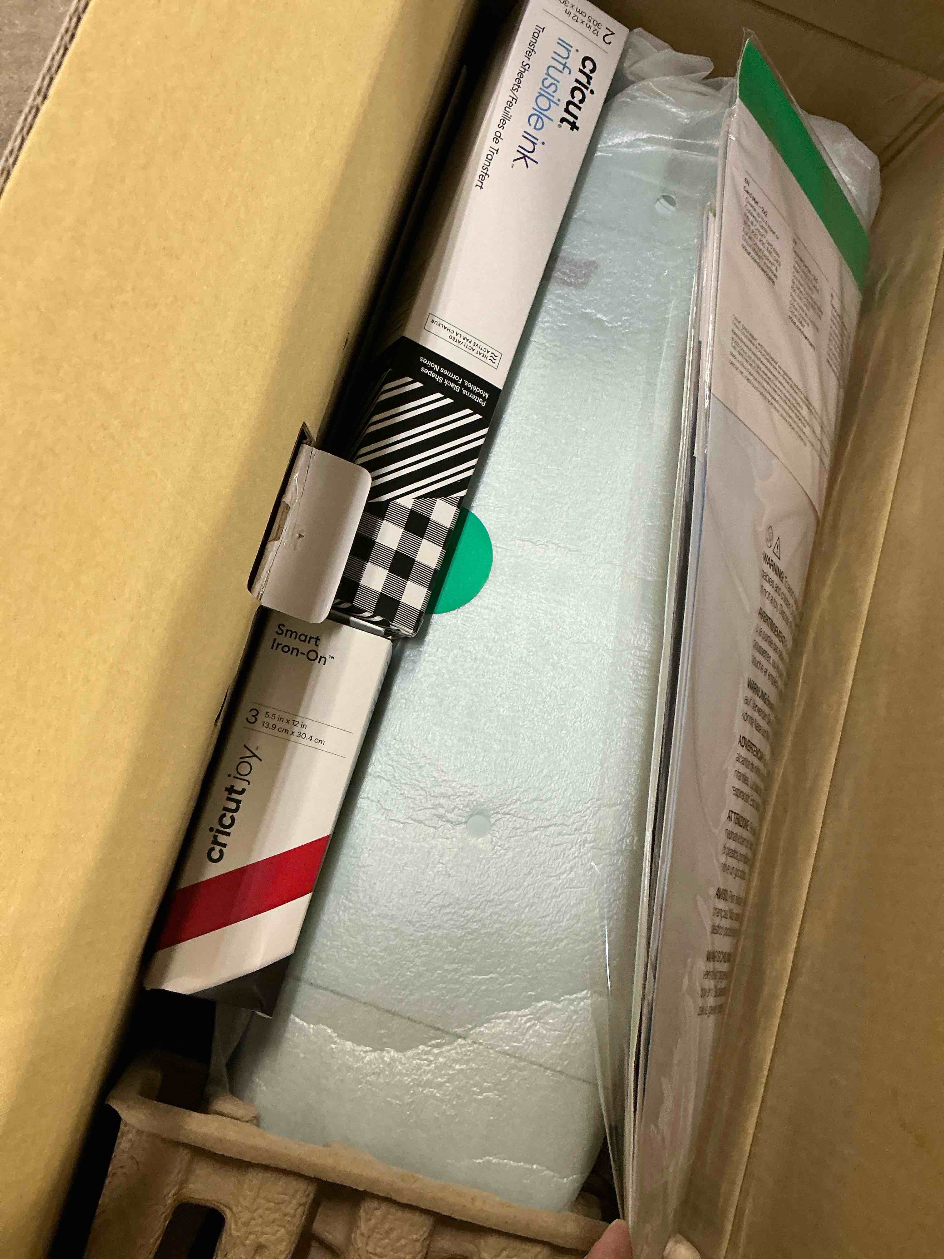 Condition photo showing New/Like New for cricut explore 3 smart cutting machine