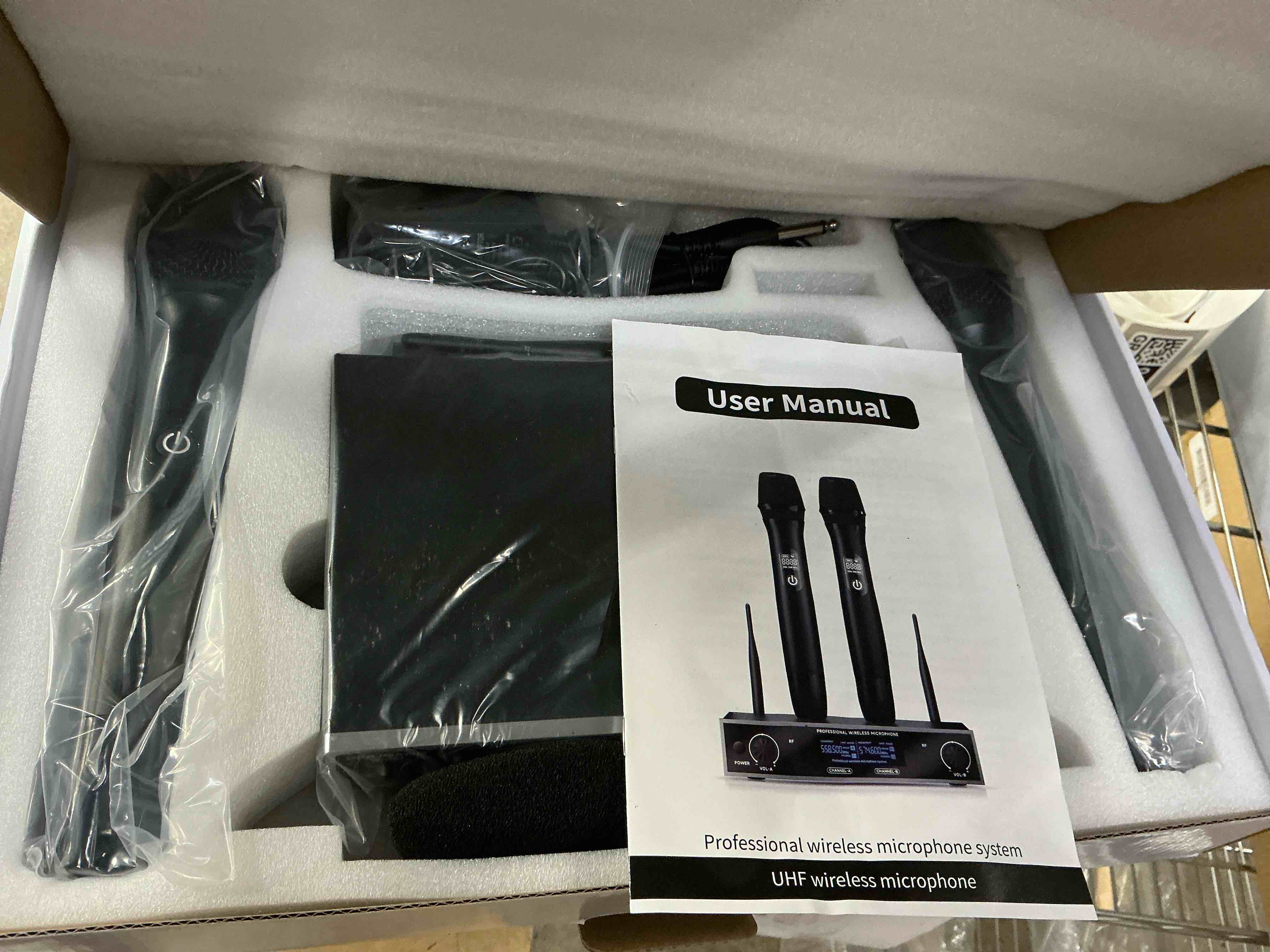 Condition photo showing New/Like New for wireless microphone system, uhf professional metal dynamic handheld wireless microphone, karaoke microphone, suitable for home ktv, conferences, speeches, churches, djs, weddings, 200 feet (black)