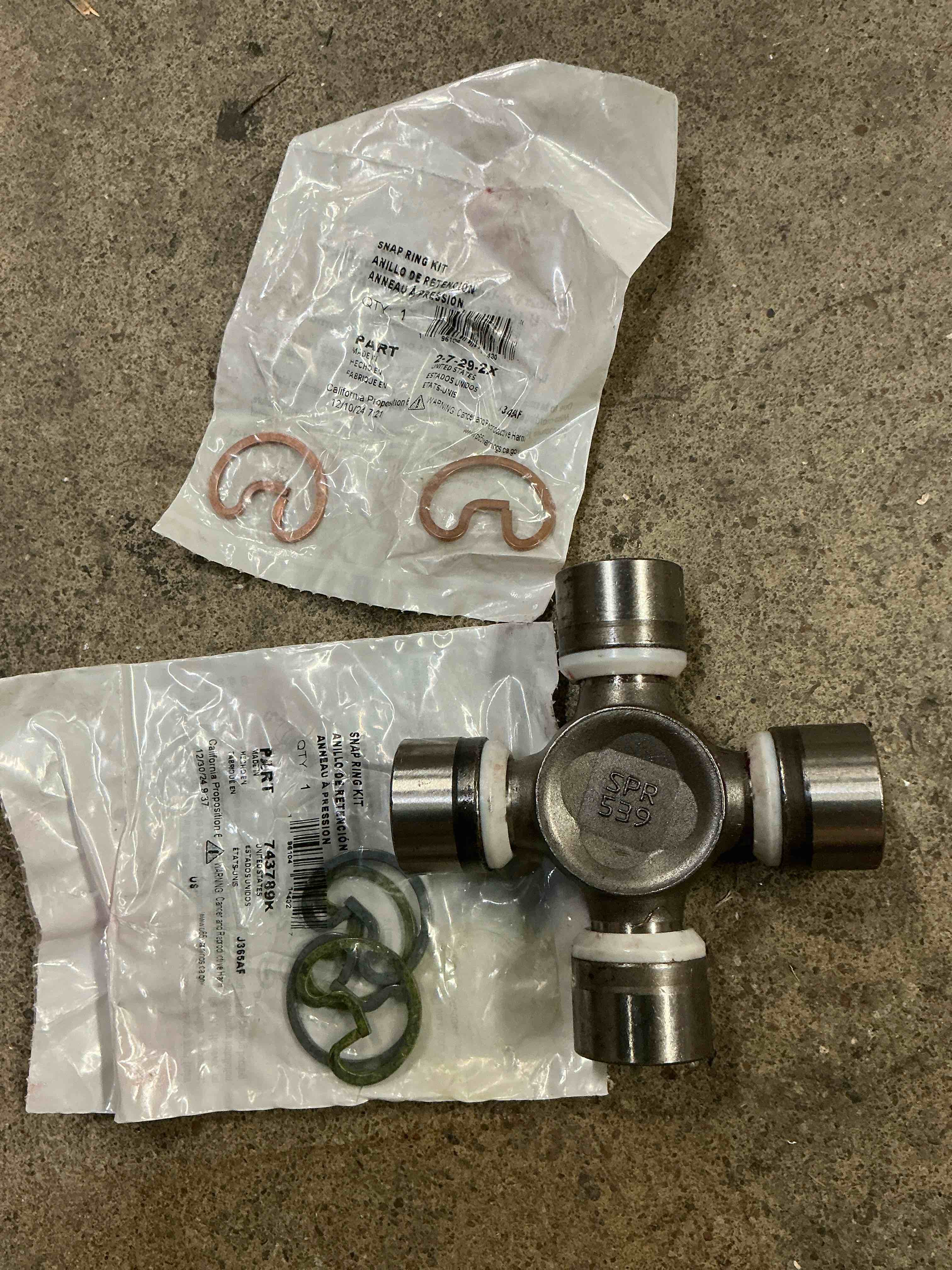 Condition photo showing Good Condition for spicer 5-7438x u-joint kit 1330spec/spl25 series (osr)
