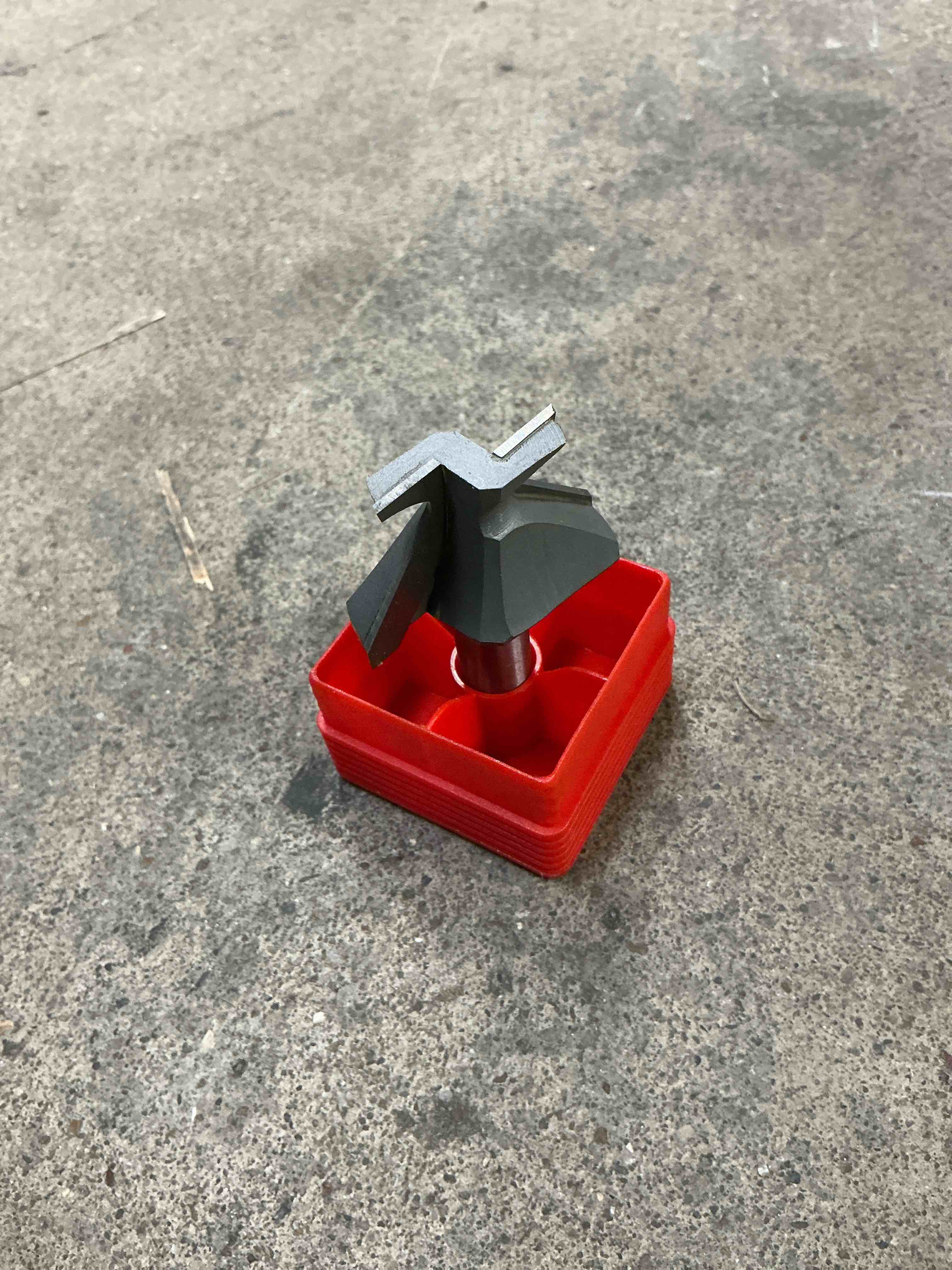 Condition photo showing Good Condition for r18r30 12 inch shank woodworking router bit for flexible board bending
