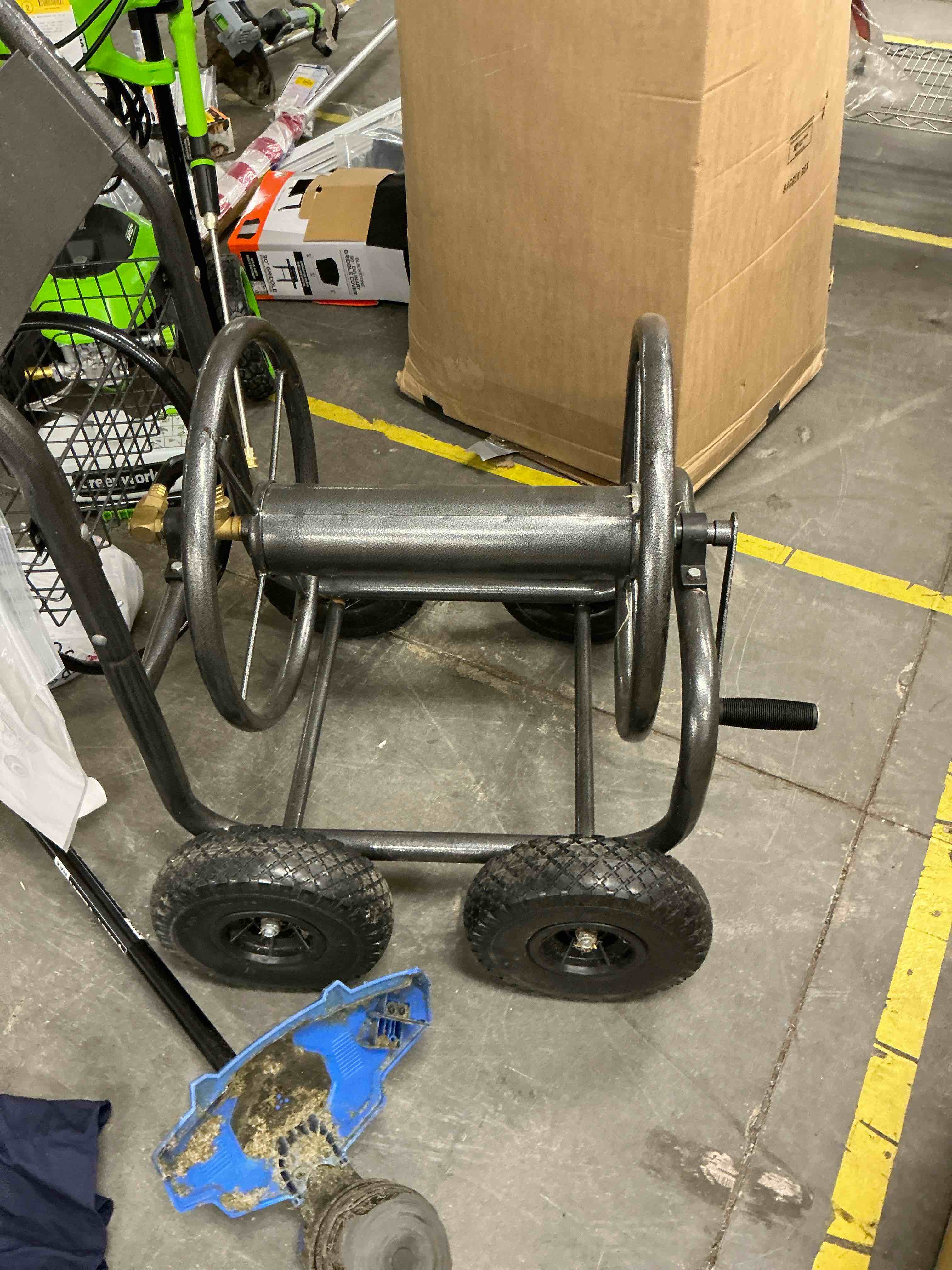Condition photo showing Good Condition for project source steel 250-ft cart hose reel