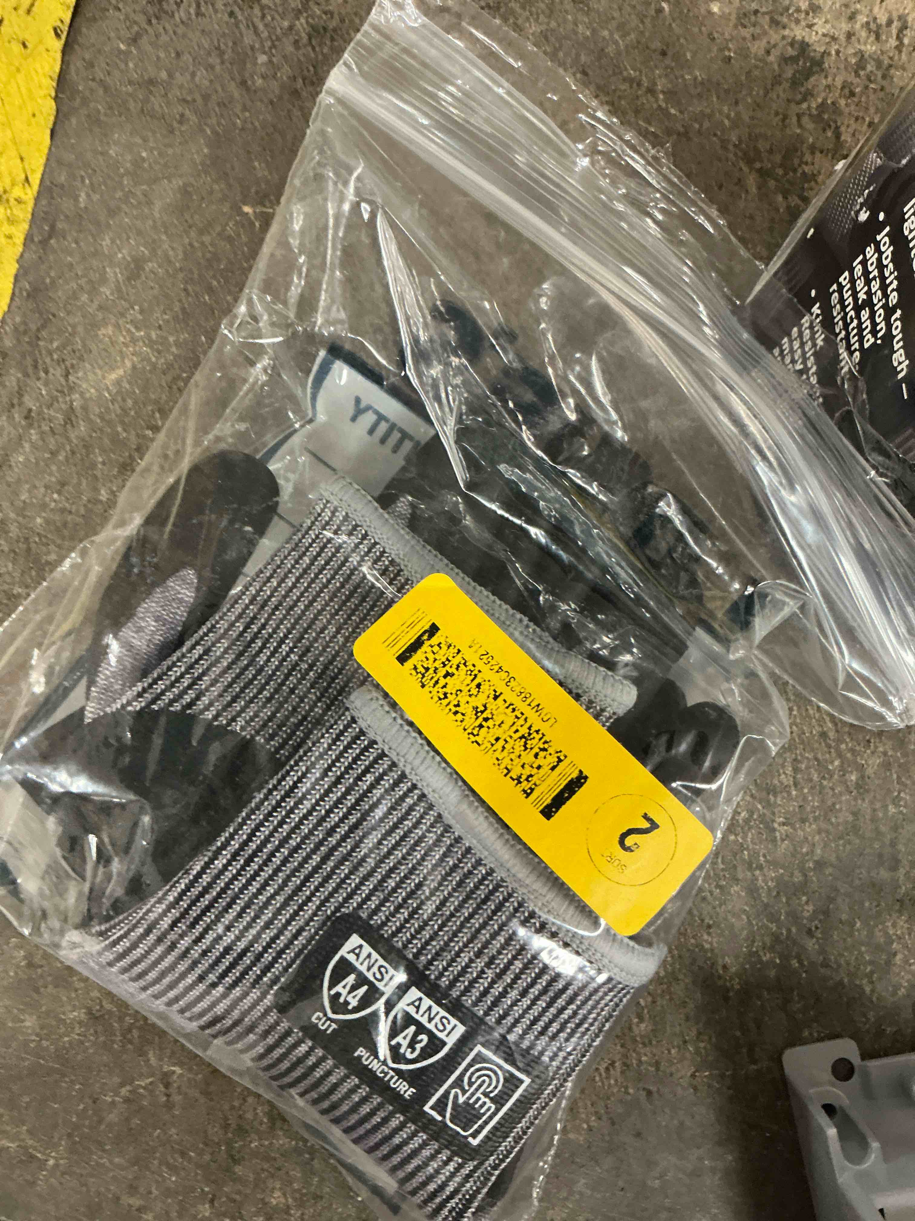 Condition photo showing Good Condition for oden medium gray nitrile dipped nitrile/polyester mechanical repair gloves 1 -pairs a4 ( similar)