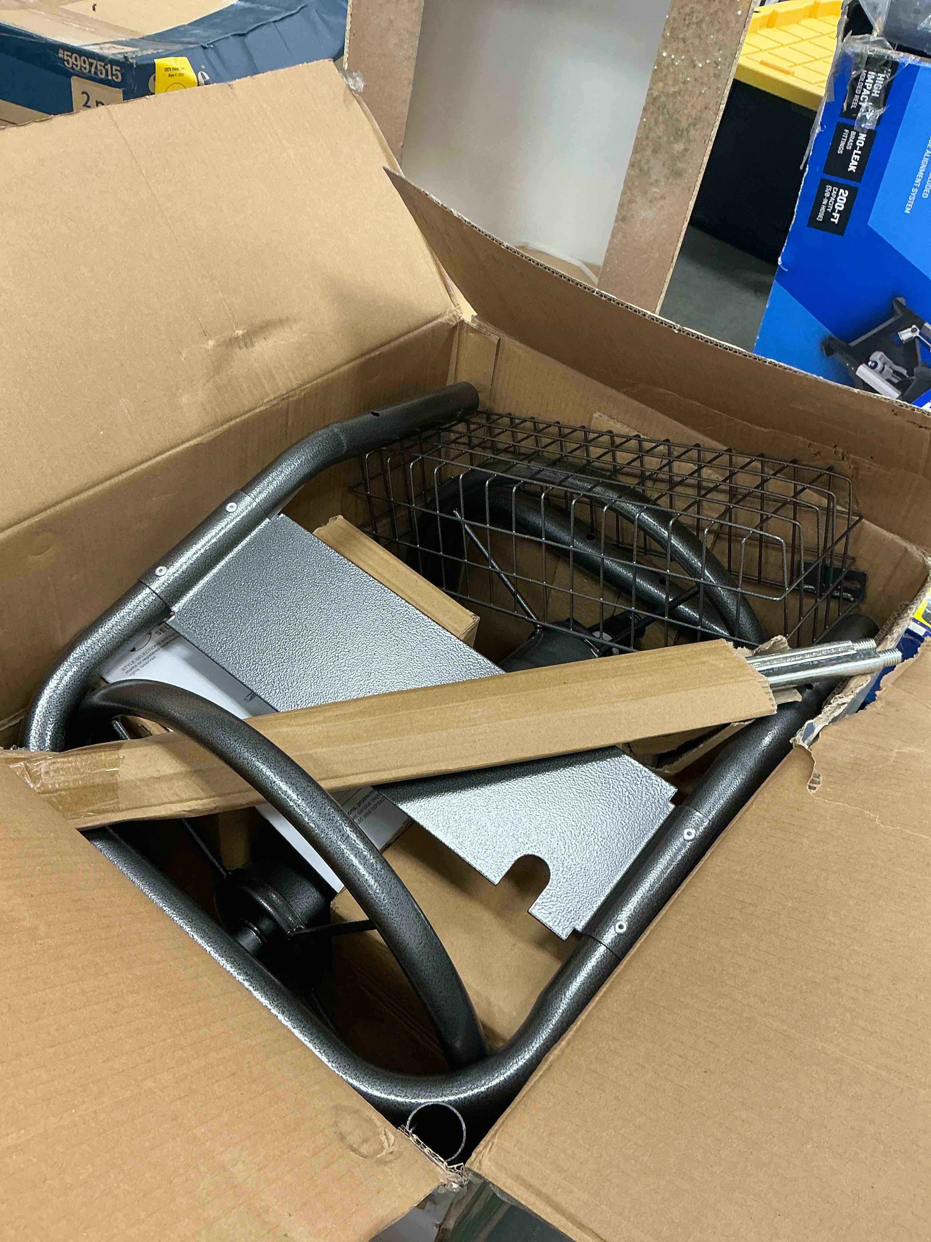 Condition photo showing Good Condition for project source steel 250-ft cart hose reel