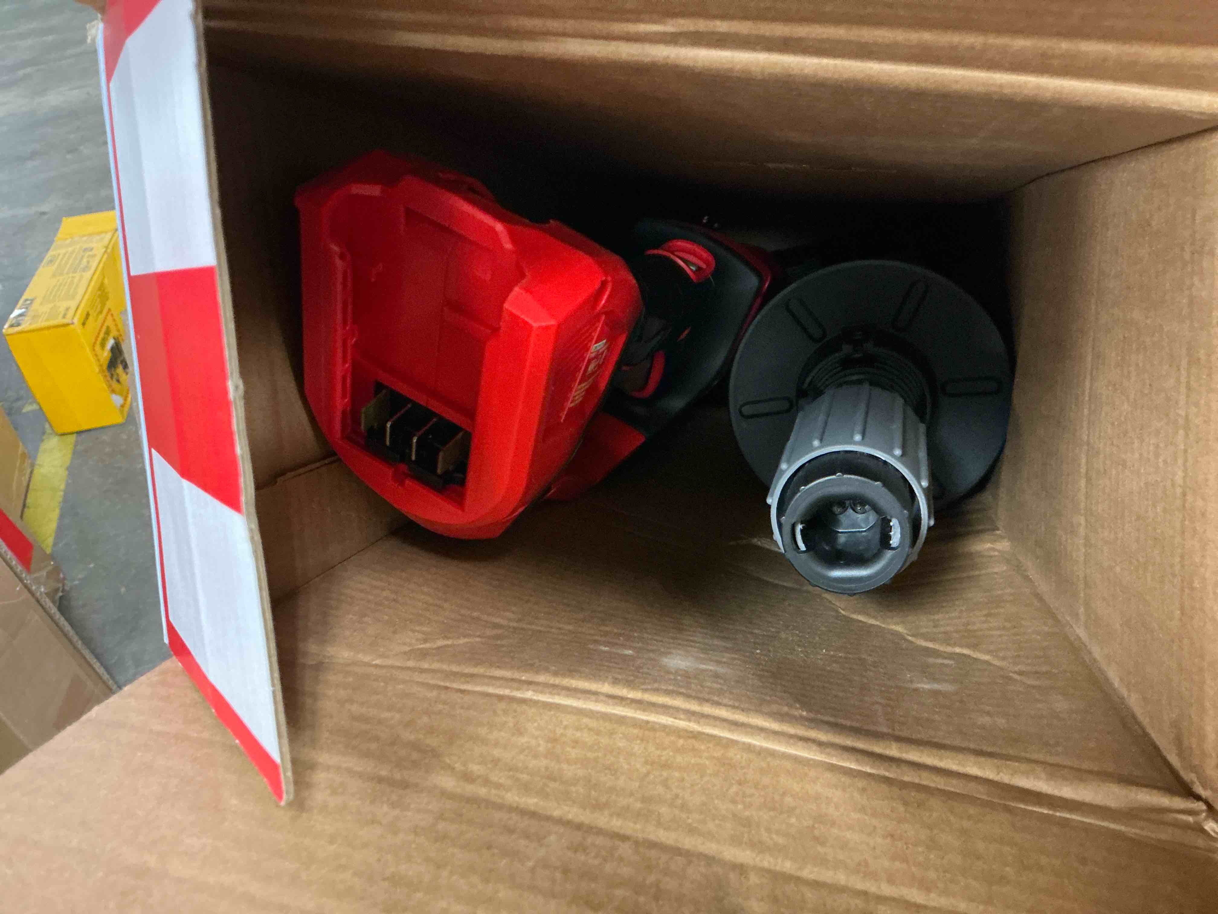 Condition photo showing Good Condition for craftsman 18-in 20v max dual cordless electric hedge trimmer-tool only