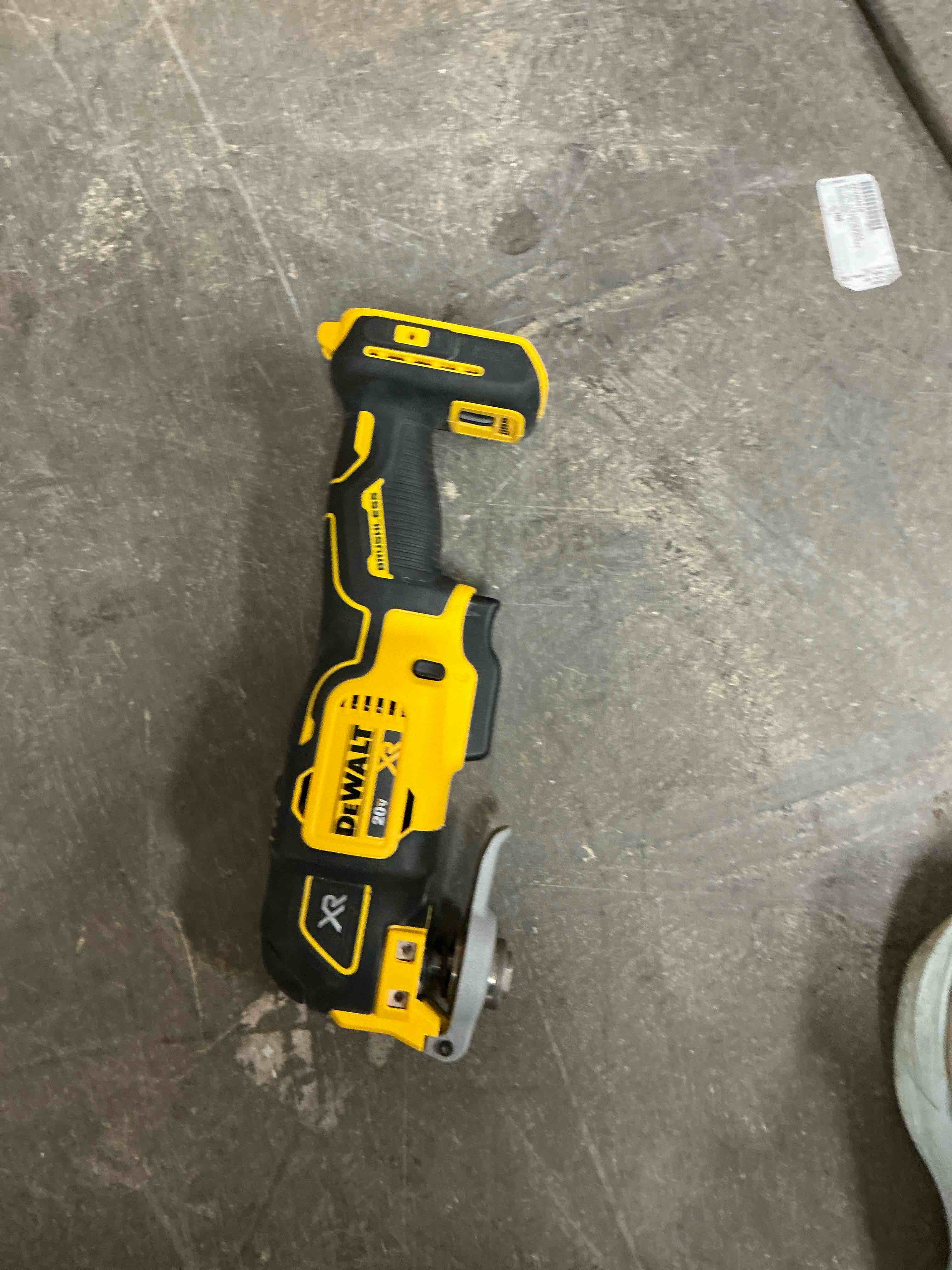 Condition photo showing Good Condition for dewalt 20-volt max cordless brushless 3-speed 4 -piece oscillating multi-tool-tool only