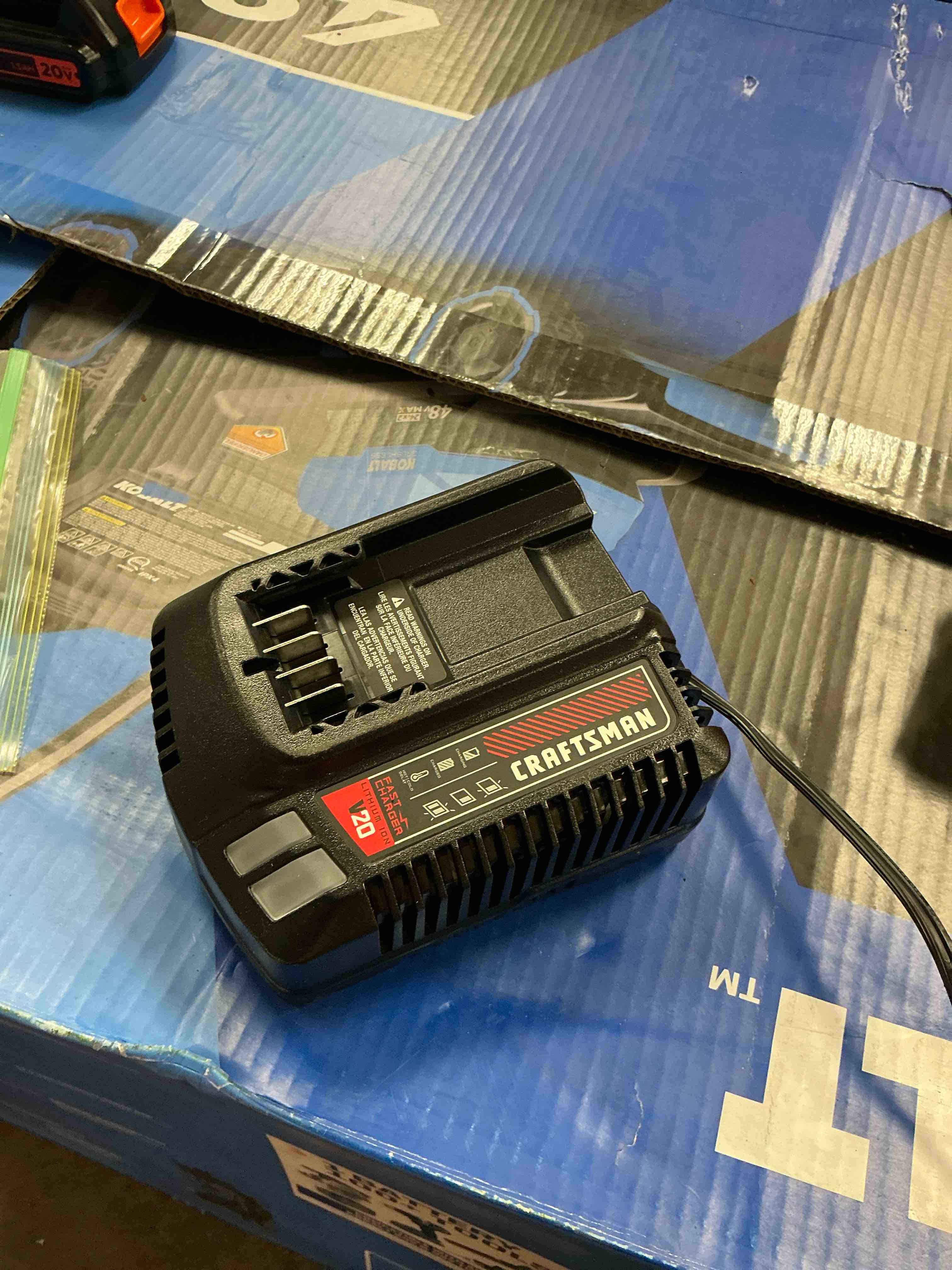 Condition photo showing Good Condition for craftsman v20 20 -volt battery charger ( lithium-ion )