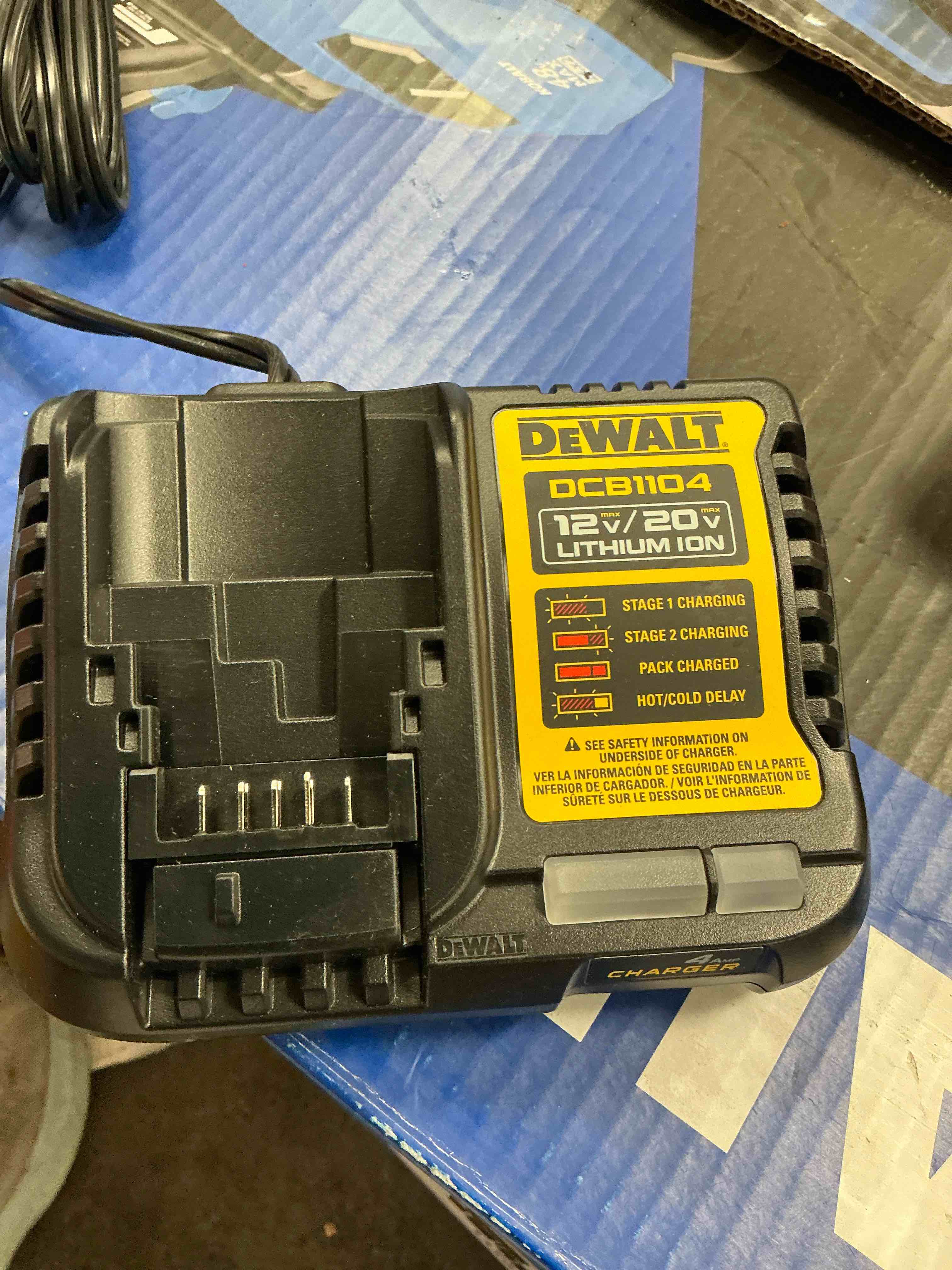 Condition photo showing Good Condition for dewalt dcb1104-gb 4a xr battery charger