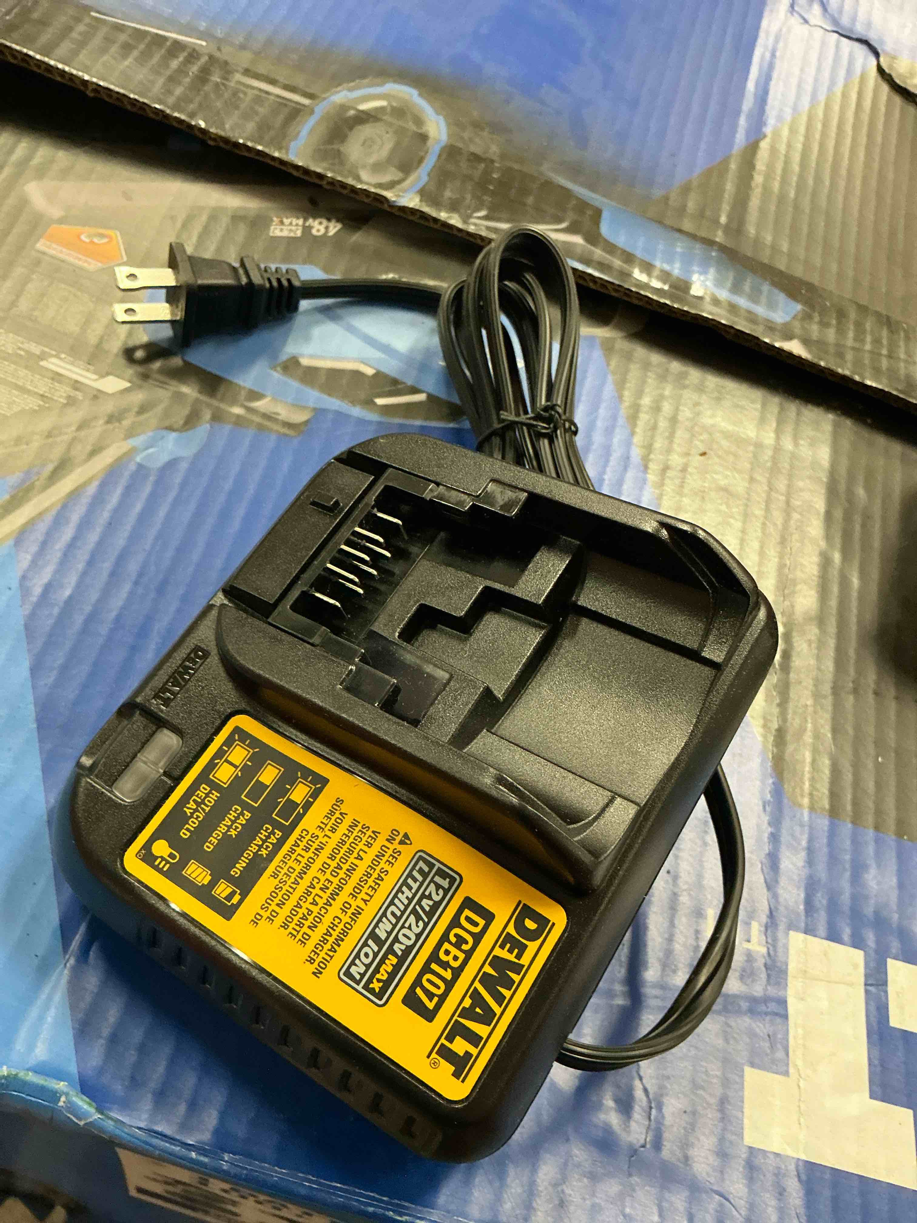 Condition photo showing Good Condition for dewalt dcb107 12v/20v max lithium ion charger (bulk packed)