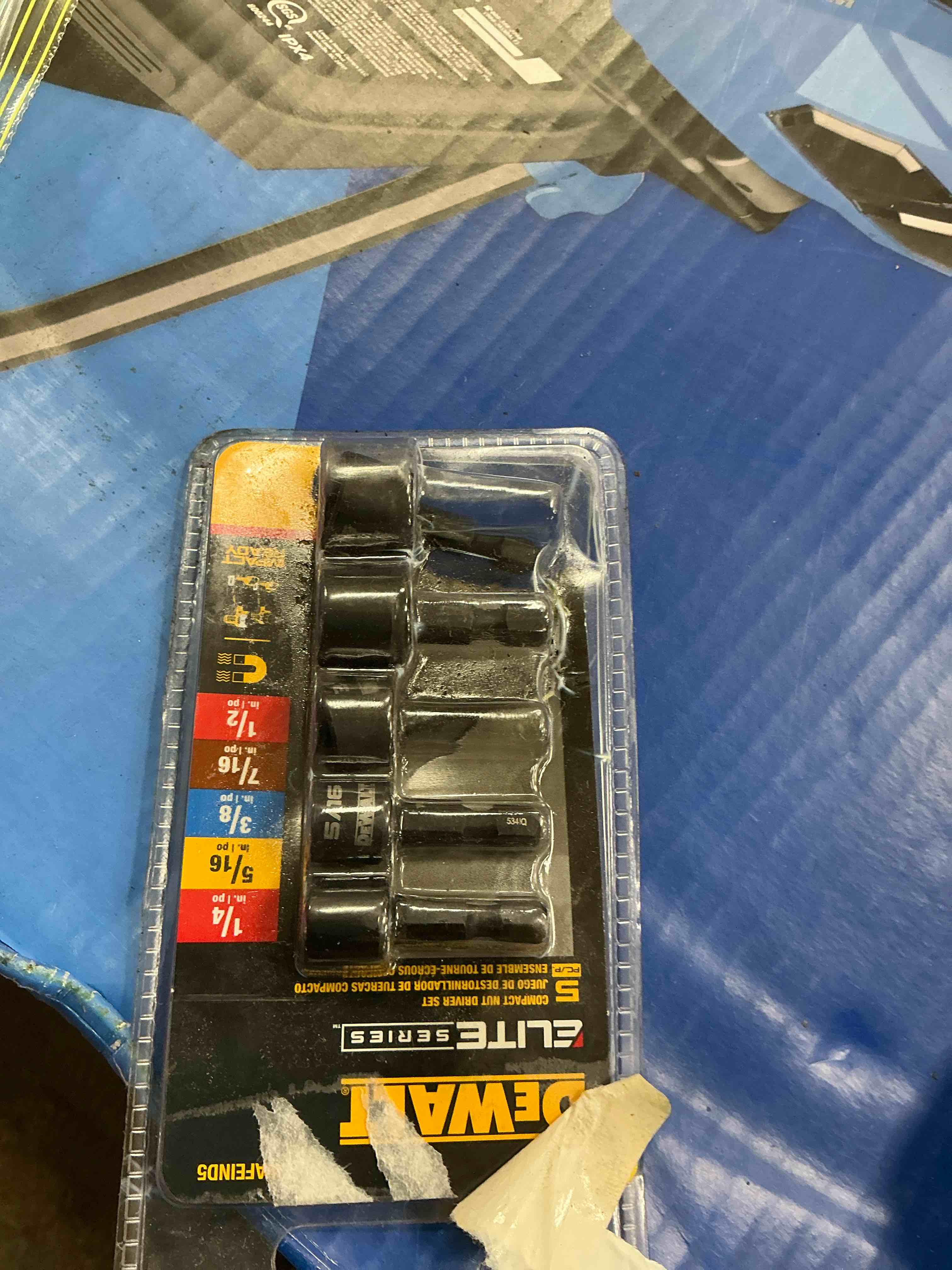 Condition photo showing Good Condition for dewalt elite series 1/4-in x nutsetter impact driver bit set