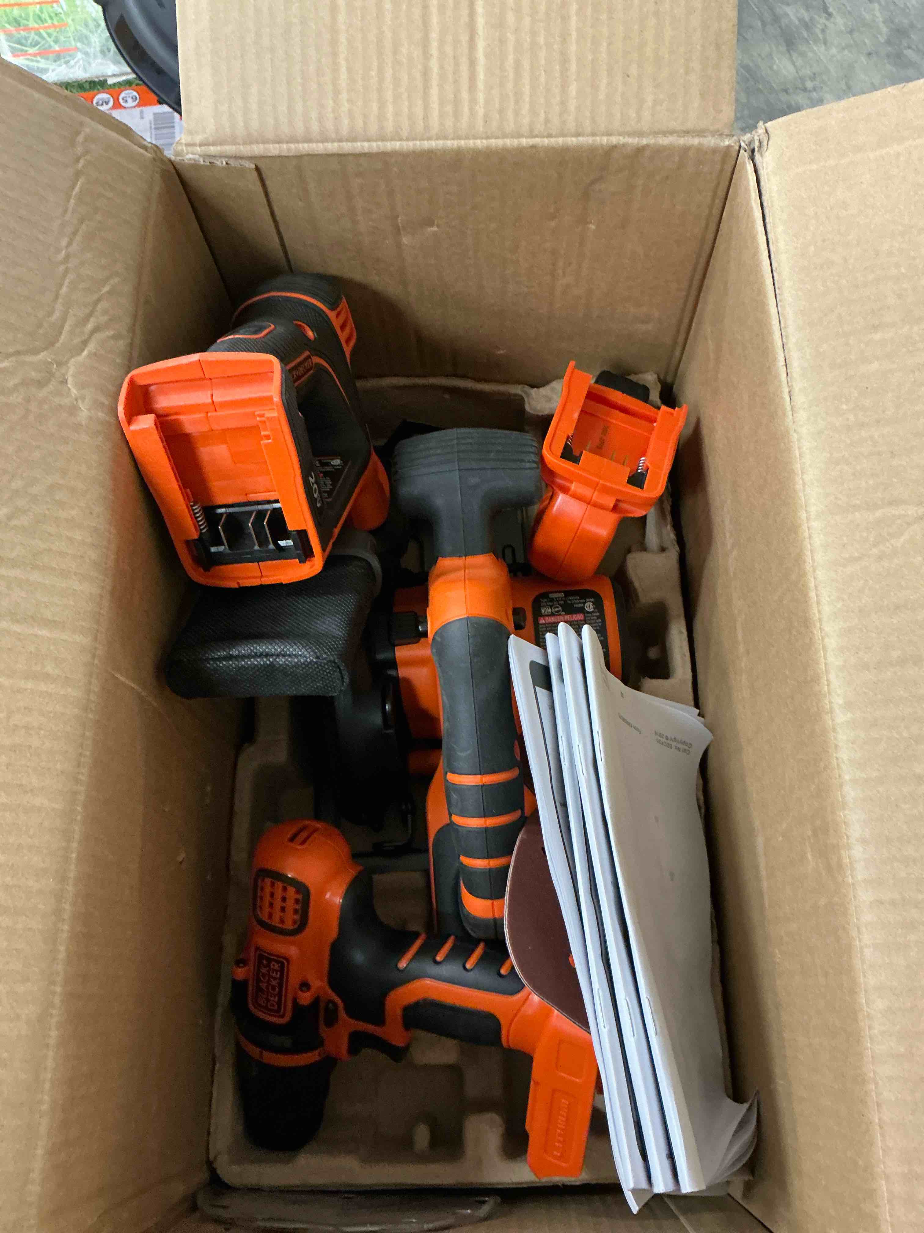 Condition photo showing Good Condition for black+decker 20-volt max 4-tool power tool combo kit